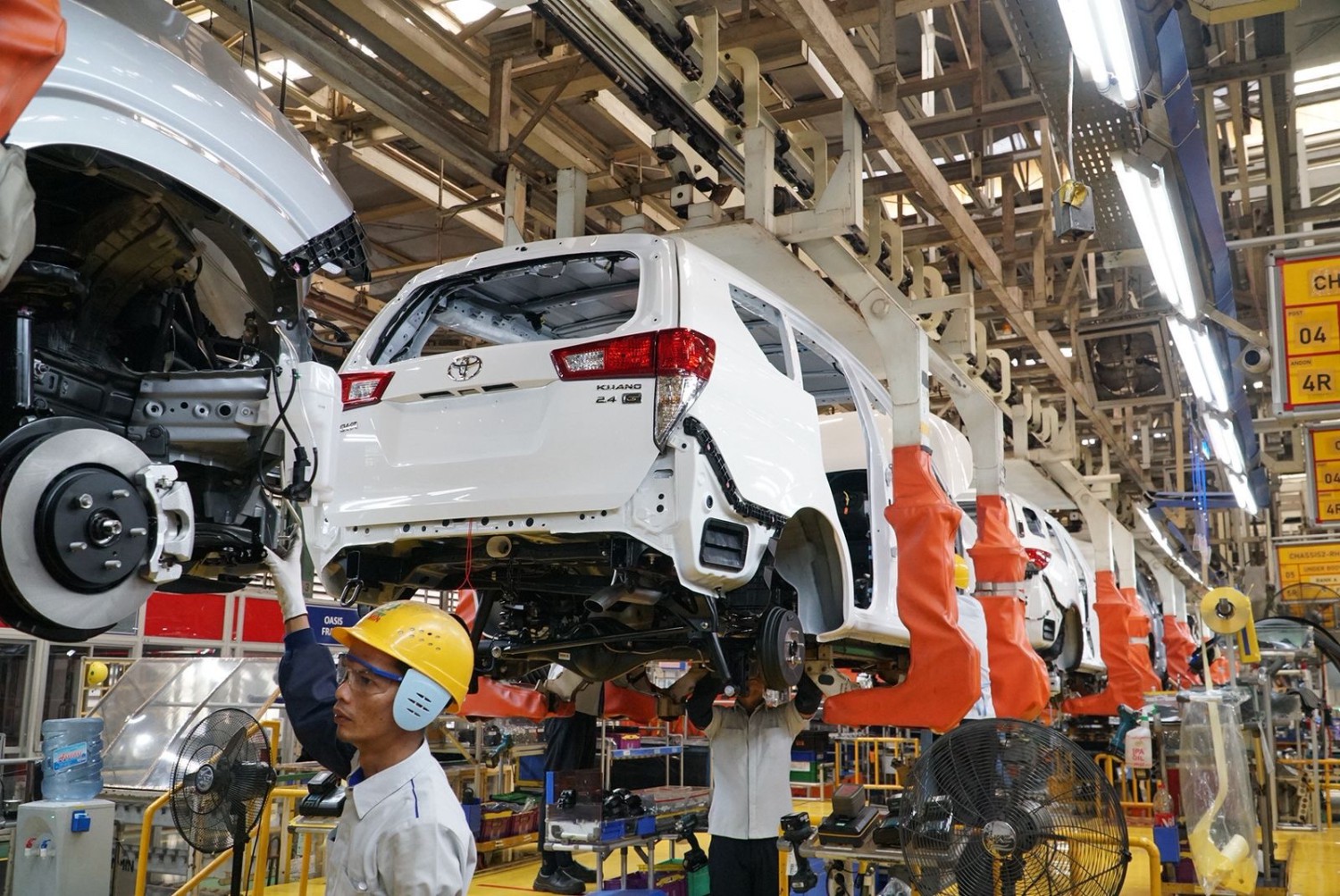 tmmin, toyota kijang, PT Toyota Motor Manufacturing Indonesia, bob azam, innova reborn, Sampai Kapan Innova Reborn Diproduksi, Ini Kata Petinggi TMMIN