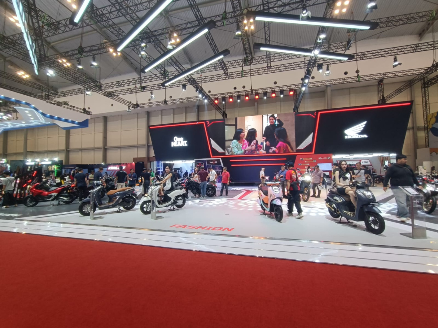 penjualan motor, penjualan motor honda, Astra Honda Motor (AHM), Suku Bunga, BI rate turun, Enggak Cuma Soal Kredit, AHM Ungkap Kunci Penjualan Motor Honda di Tengah Suku Bunga Turun