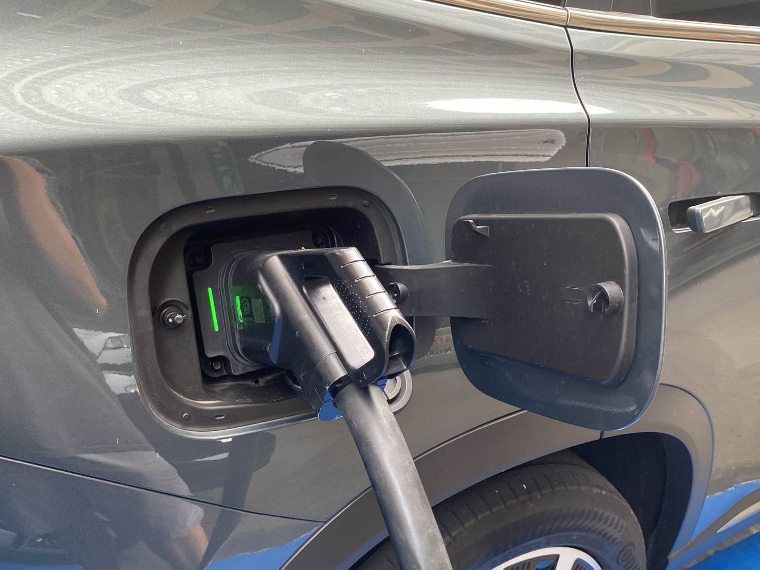 charging, mobil baru, chery, SPKLU, Chery Tiggo 8 CSH, Ditinggal Makan Eh Penuh, Chery Tiggo 8 CSH Bisa Dicas Secepat Ini