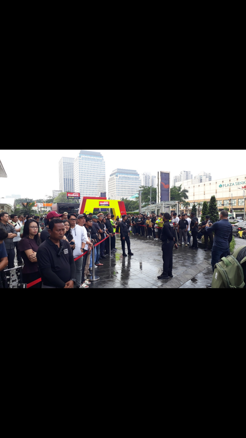 rossi, Valentino Rossi, pertamina enduro, pertamina lubcricants, motogp mandalika, vr46 racing team, Valentino Rossi Bikin Geger di Senayan, Fans Rela Hujan-hujanan