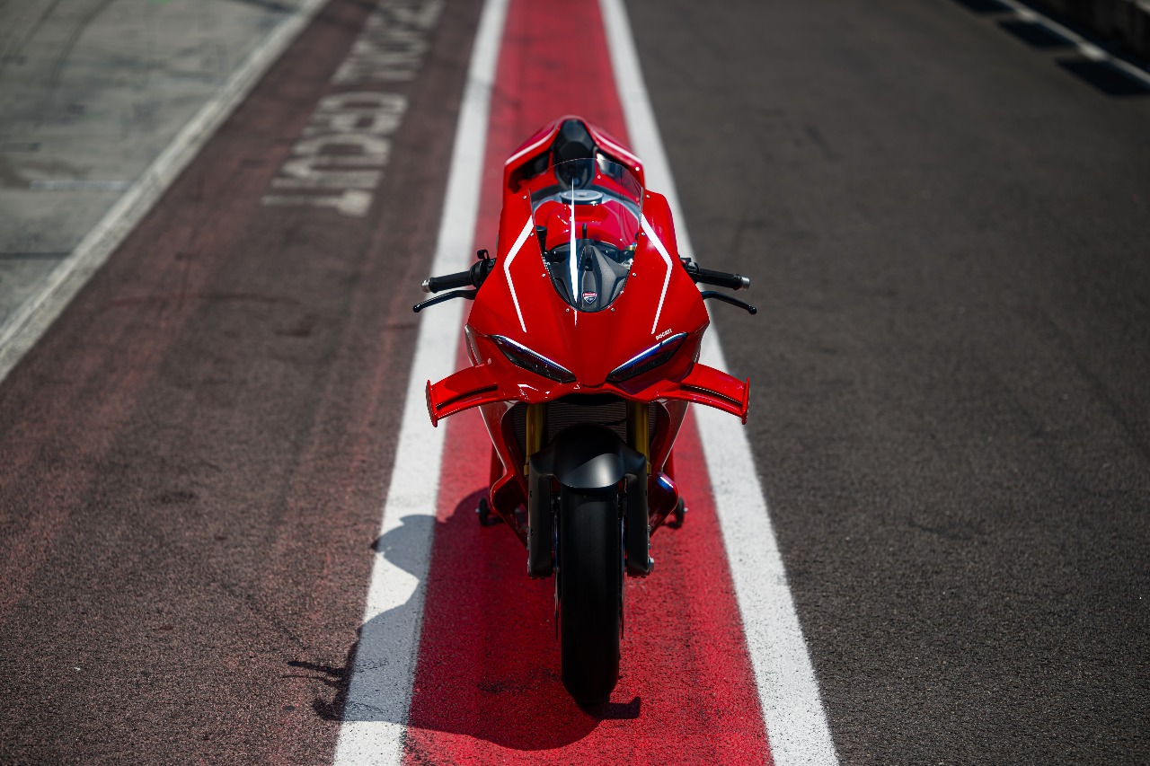 MotoGP, motorsport, wsbk, panigale, DUCATI PANIGALE V4 R, Ducati Panigale V4 R Resmi Diluncurkan, Top Speed Sekencang MotoGP