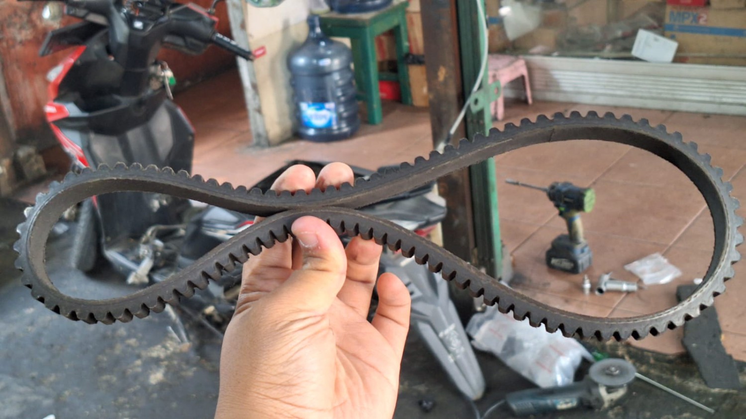 v-belt, v-belt motor matic, Graha Matic Cilangkap, one garage, kode v-belt, Biar Enggak Salah Beli, Lihat Kode Ini Sebelum Ganti V-belt Motor Matic