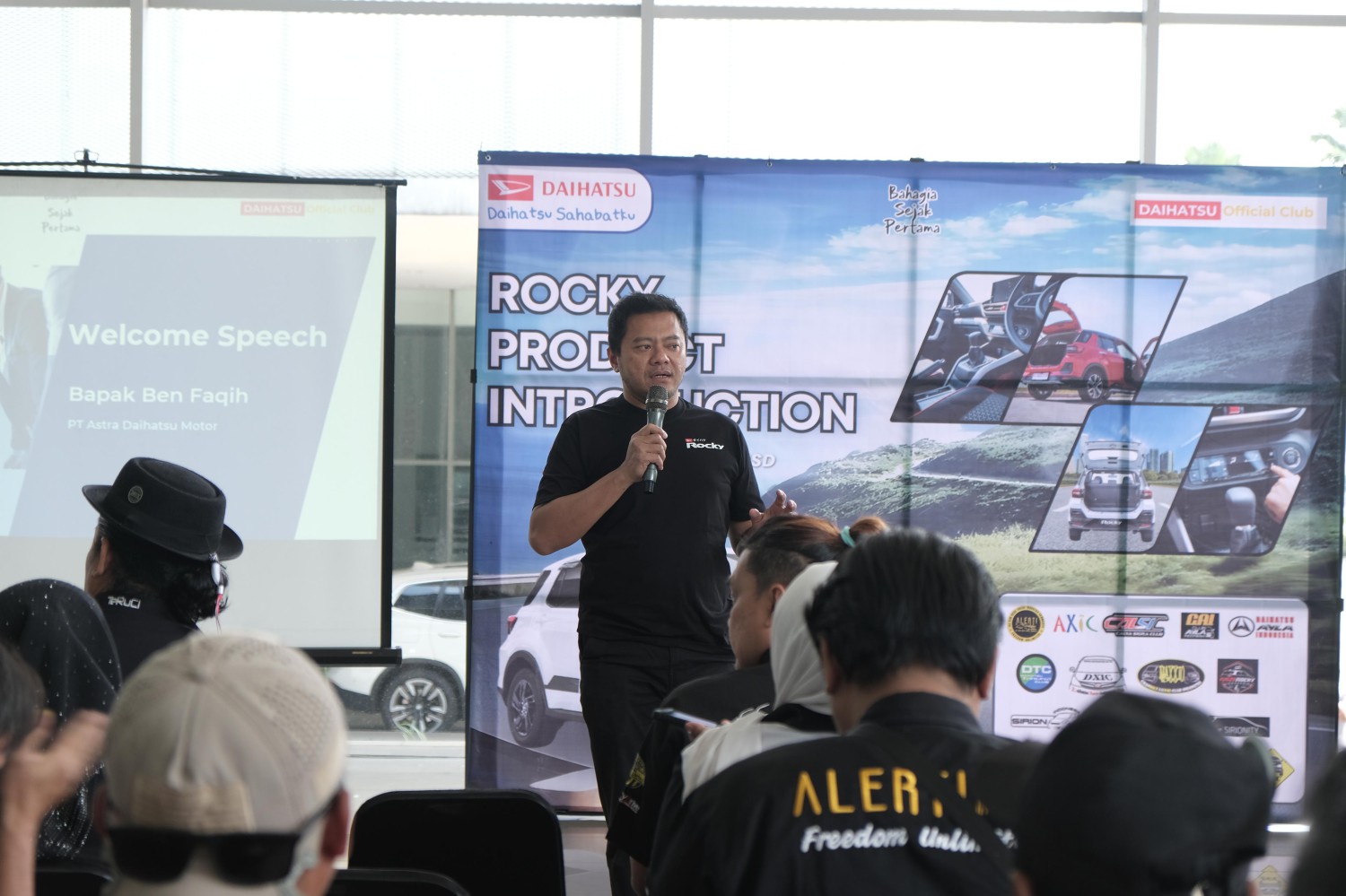 mobil baru, komunitas mobil, komunitas daihatsu, Daihatsu Rocky Hybrid, Adakan Ajang Silaturahmi, Komunitas Daihatsu Eksplor Detil Rocky Hybrid