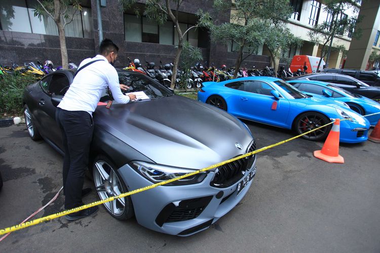 kawasaki ninja h2, Porsche 911 Carrera 4S, Doni Salmanan, Lamborghini Huracan Liberty Walk, Lelang Mobil Doni Salmanan, Total 10 Unit, Porsche, Lamborghini Sampai Ninja H2 Sultan Bandung Laku Dilelang Negara Rp 9,81 Miliar