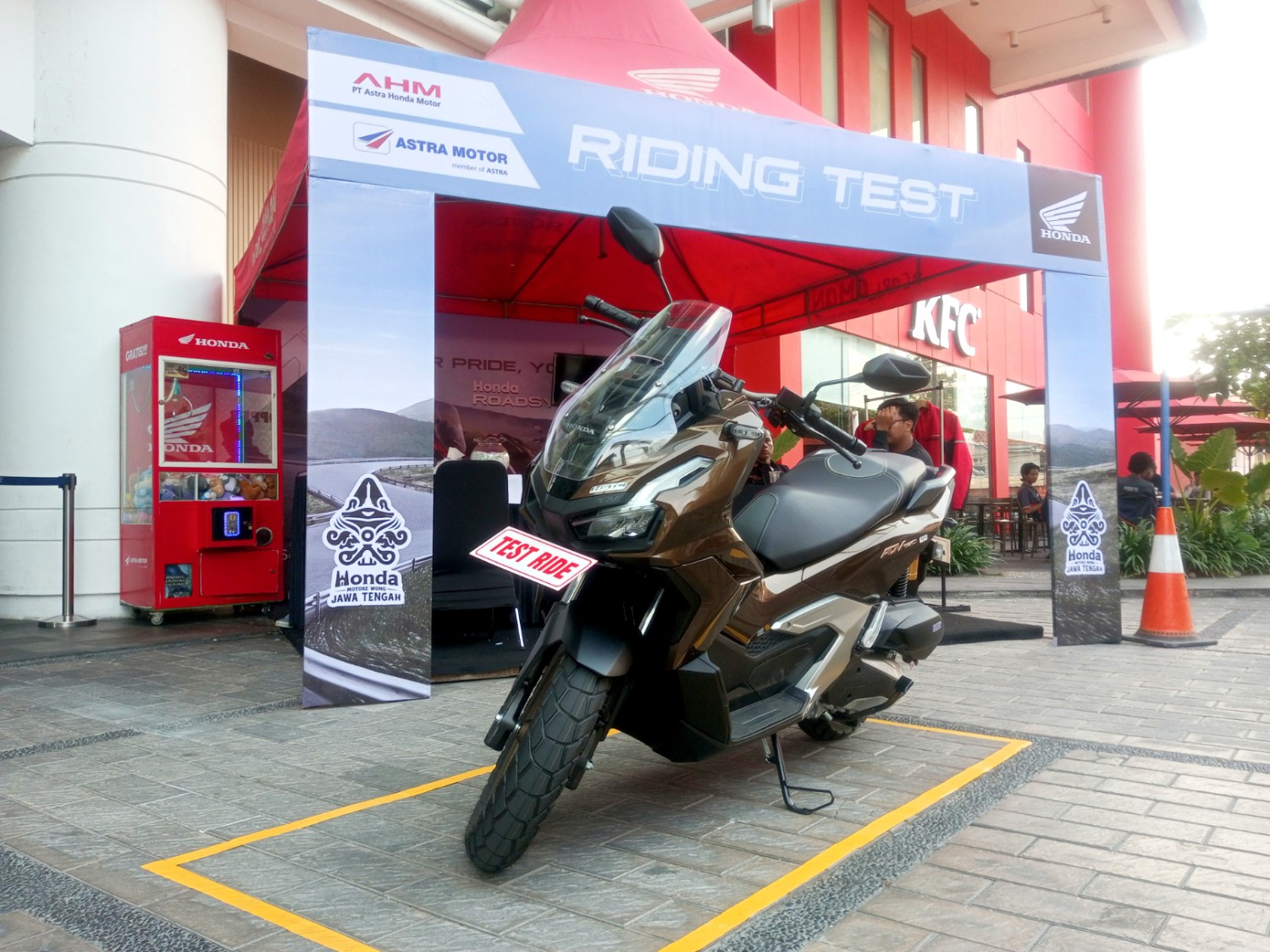 Honda ADV160, Honda RoadSync, Harga honda adv160, Harga honda adv160 di jawa tengah, honda adv160 roadsync, Fitur Nambah, Honda ADV160 Anyar Launching di Solo, Harga OTR Jateng Dipatok Segini