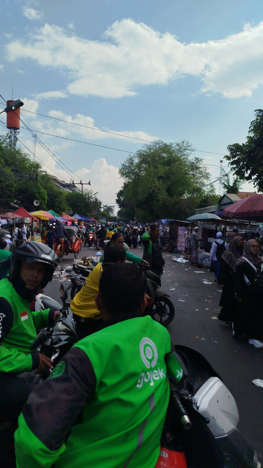 ojek online, ojol, Undang-undang Ojek Online, Upah Ojek Online, RUU Transportasi Online, Istana Bocorkan Isi RUU Transportasi Online, Singgung Pembagian Upah Pengendara Ojol
