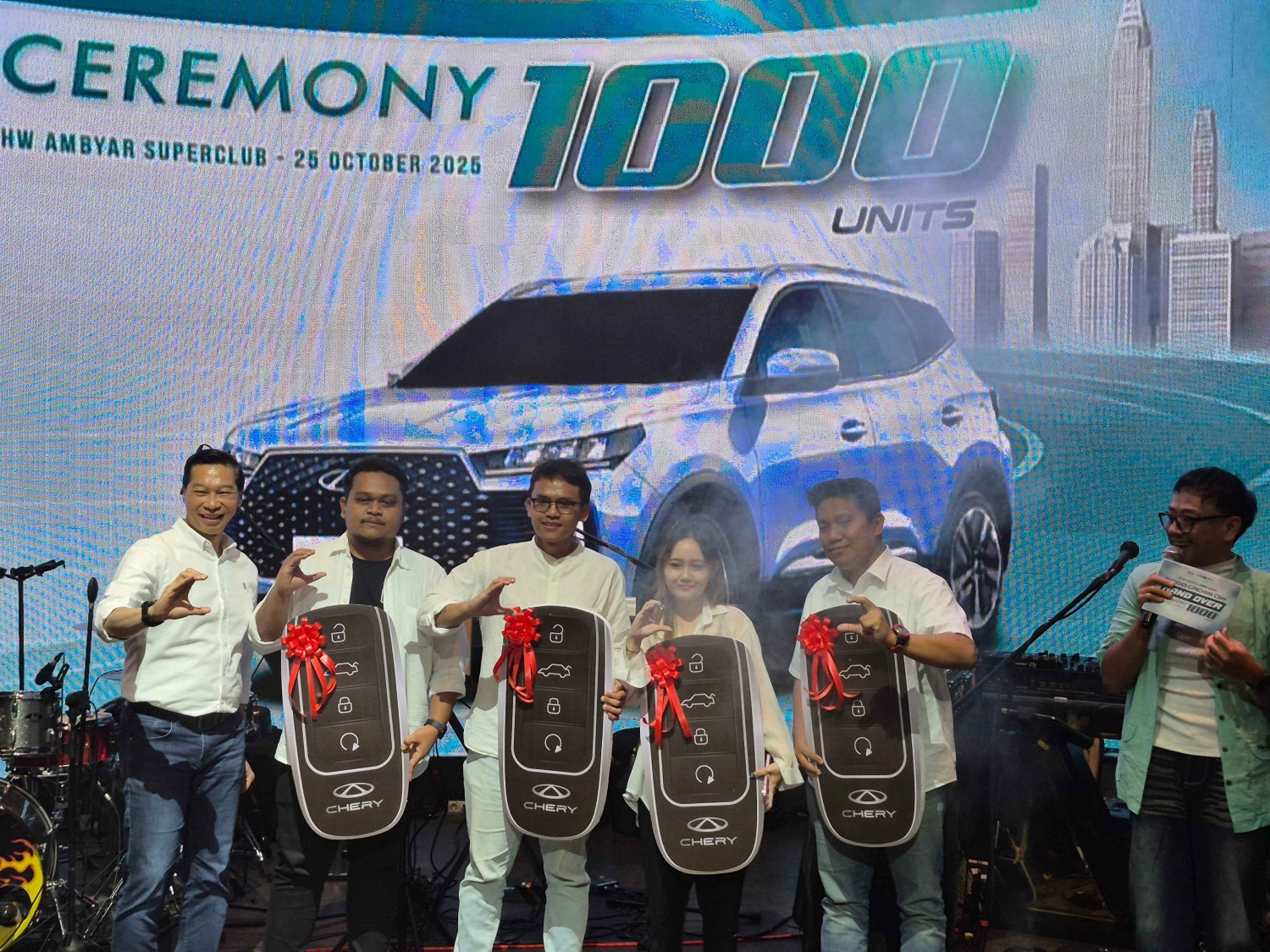 chery tiggo, chery, Chery Sales Indonesia, Tiggo, Tiggo Cross, Laris Manis, Chery Serahkan 1.000 Unit Tiggo Cross CSH ke Konsumen