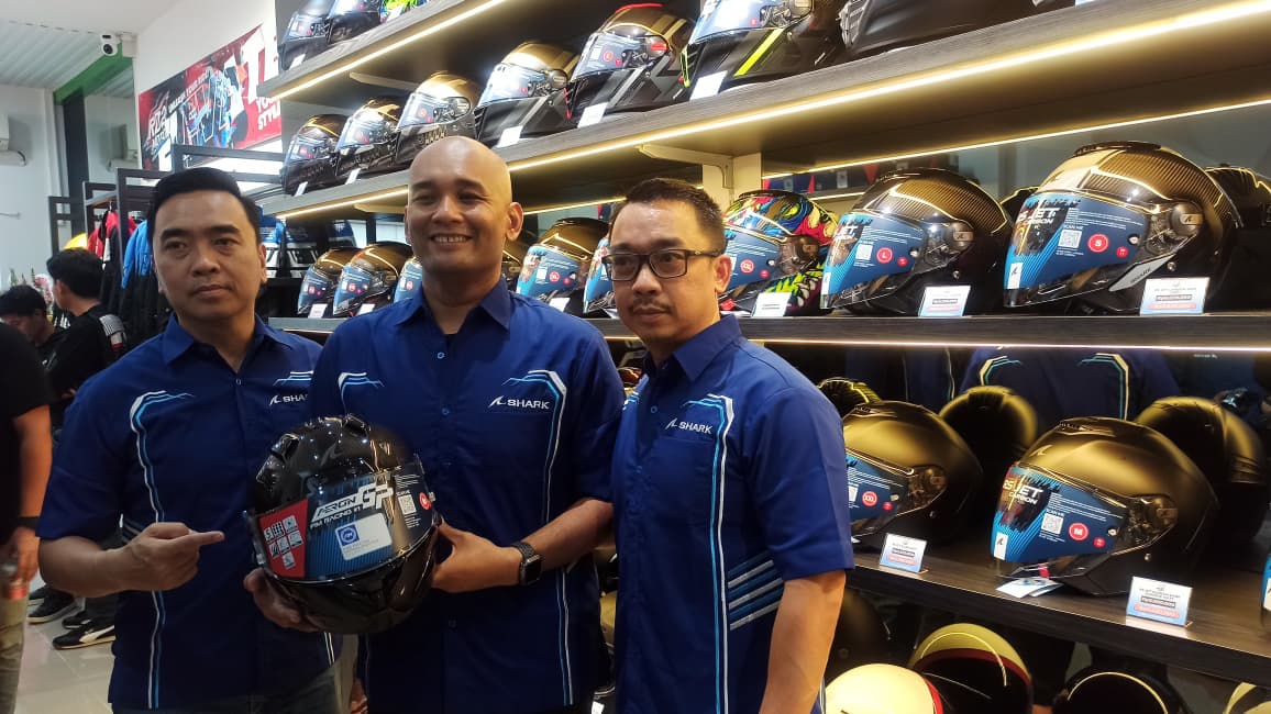 helm shark, shark, apparel motor, prostreet, RD2 Moto, RD2 Moto Resmikan Outlet Pertama di Kelapa Gading, Jadi Dealer Helm Shark dan Apparel Prostreet