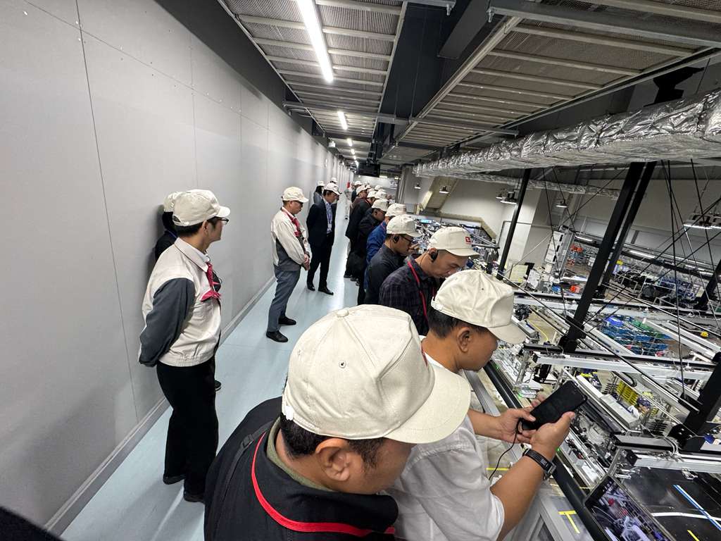 kunjungan pabrik, Astra Daihatsu Motor (ADM), Japan Mobility Show 2025, Kyoto Oyamazaki Plant, Sistem Robotik Pabrik Daihatsu di Kyoto, Produksi Mobil Tiap 54 Detik