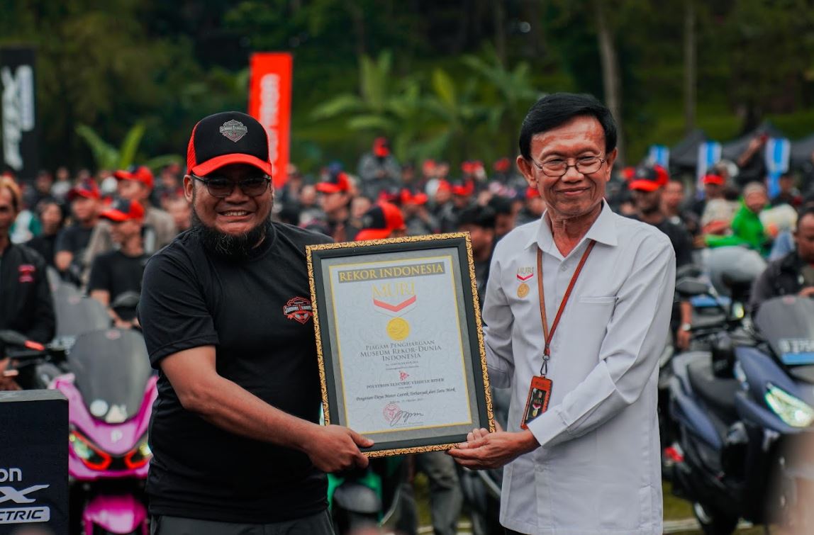 Polytron, motor listrik, rekor muri, Polytron Fox Electric, Polytron Electric Vehicle Riders, Ratusan Motor Listrik Ngecas Bareng di Kiara Payung, Polytron Electric Vehicle Riders Pecahkan Rekor MURI
