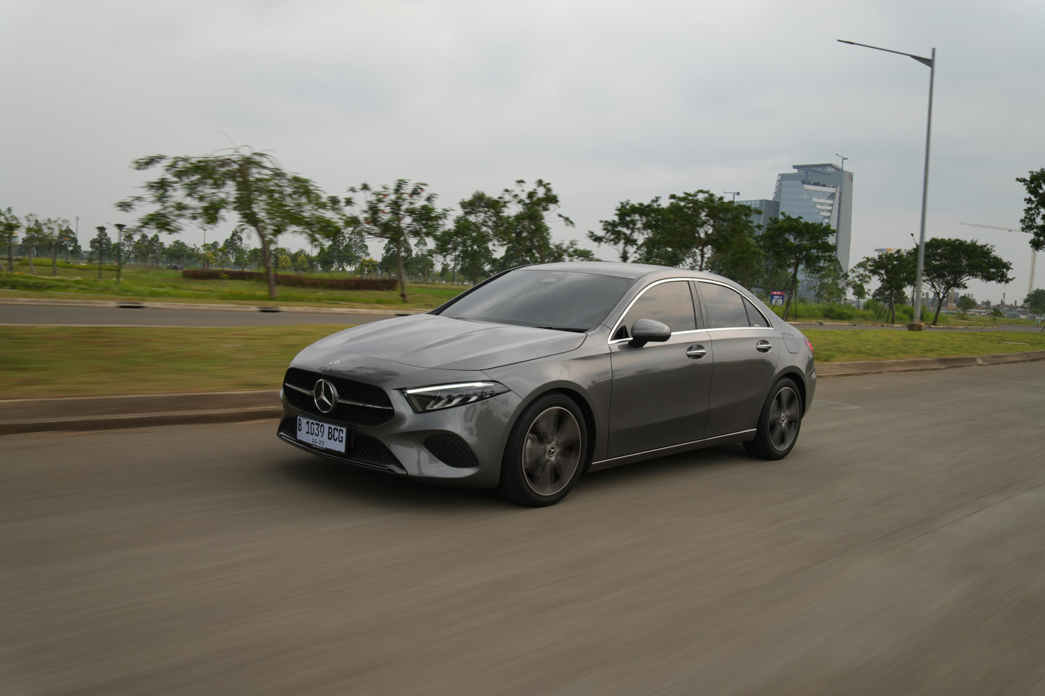 konsumsi bbm, mercedes-benz, luar kota, mercedes-benz a200, Irit Dipakai Ke Luar Kota, Mercedes-Benz A200 Bisa Jalan Sejauh Ini