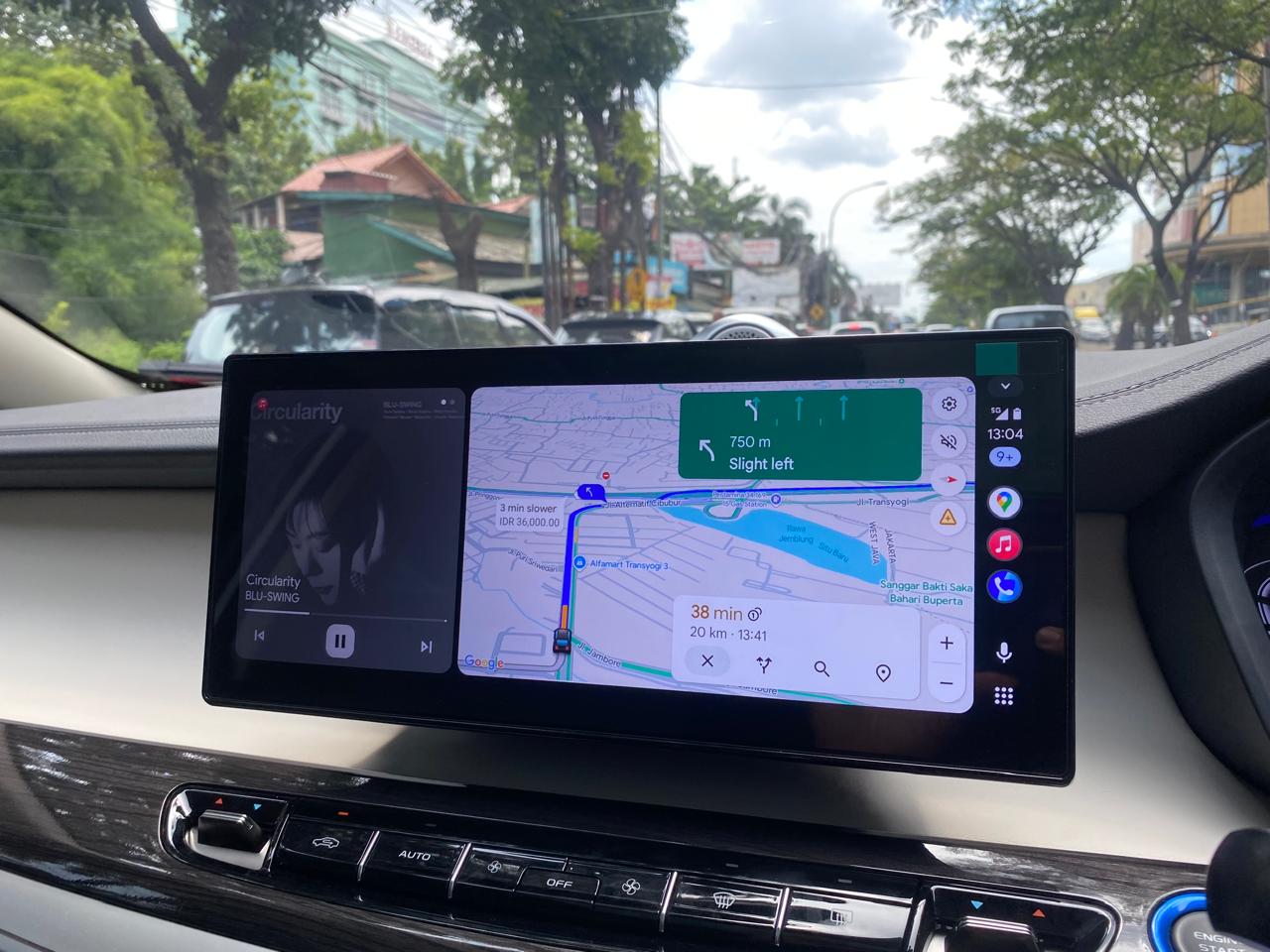 Android Auto, mobil baru, apple carplay, Aletra L8, Aletra, Head Unit Aletra L8 Agak Unik, Android Auto Diutamakan Wireless