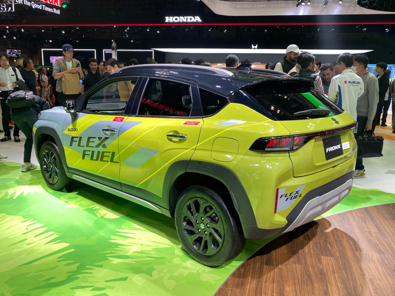 mobil baru, suzuki, ethanol, Suzuki Fronx, Japan Mobility Show 2025, Pertama Kali Lihat Suzuki Fronx Jepang, Eh Bisa Meminum Ethanol