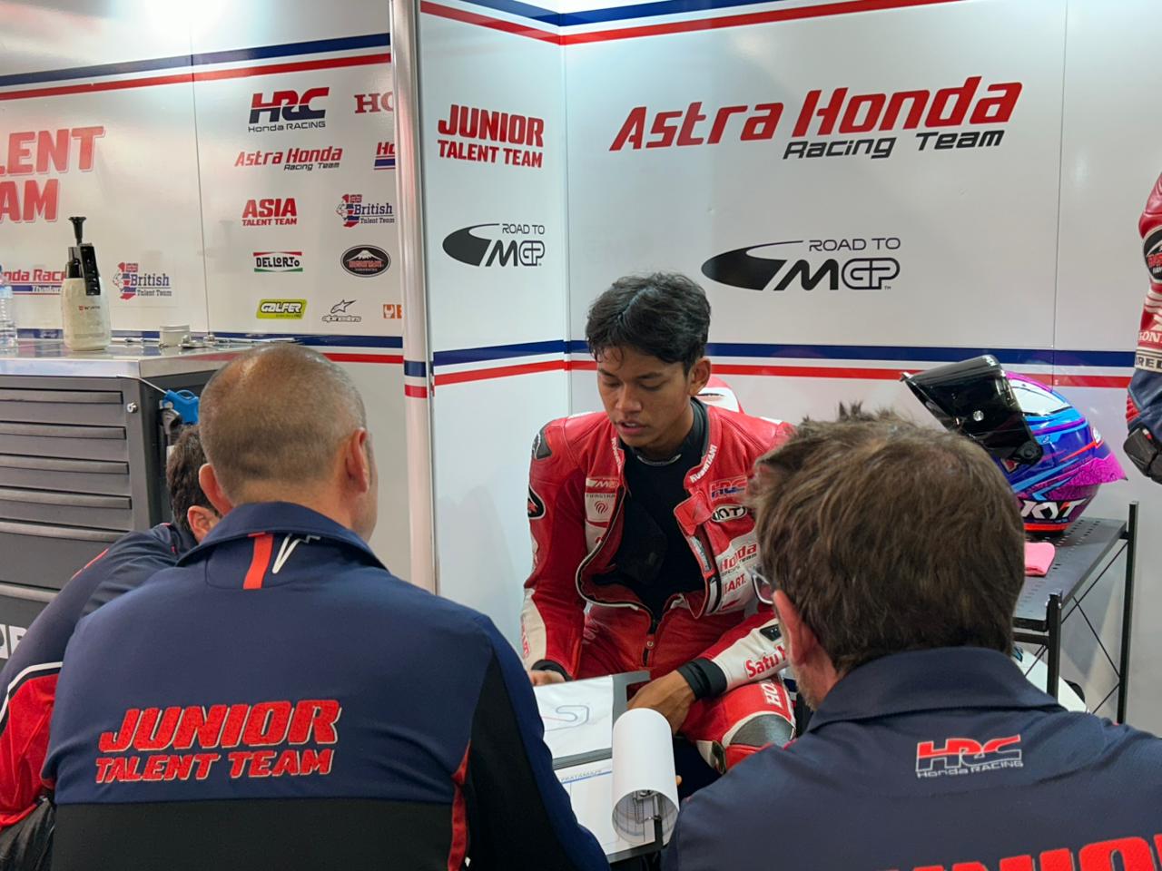 astra honda racing team, Veda Ega, Veda Ega Pratama, juniorgp 2022, FIM JuniorGP, Start Dari Baris Kedua, Veda Ega Optimis Podium di JuniorGP Catalunya