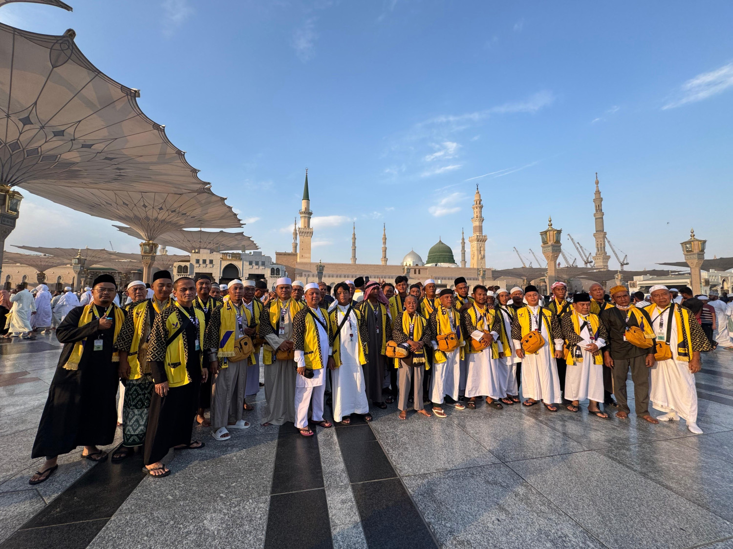 vespa, adira finance, Adira, Umrah Untuk Sahabat, Berkat Beli Vespa, Kisah Fitriasya yang Tak Sengaja Jadi Oto Traveler ke Tanah Suci Bareng Adira Finance