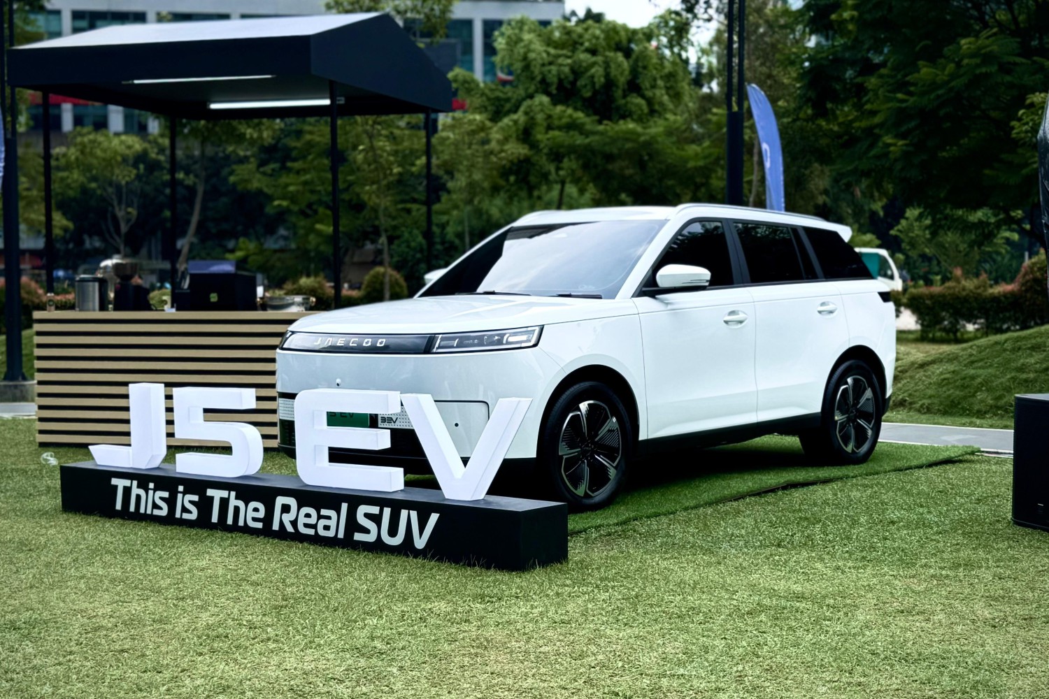 harga mobil listrik, Jaecoo J5 EV, harga jaecoo j5 ev, jaecoo j5 ev yogyakarta, mobil listrik suv, spek jaecoo j5 ev, Gercep! Jaecoo J5 EV Resmi Meluncur di Yogyakarta, Rival Bisa Jantungan Lihat Harganya