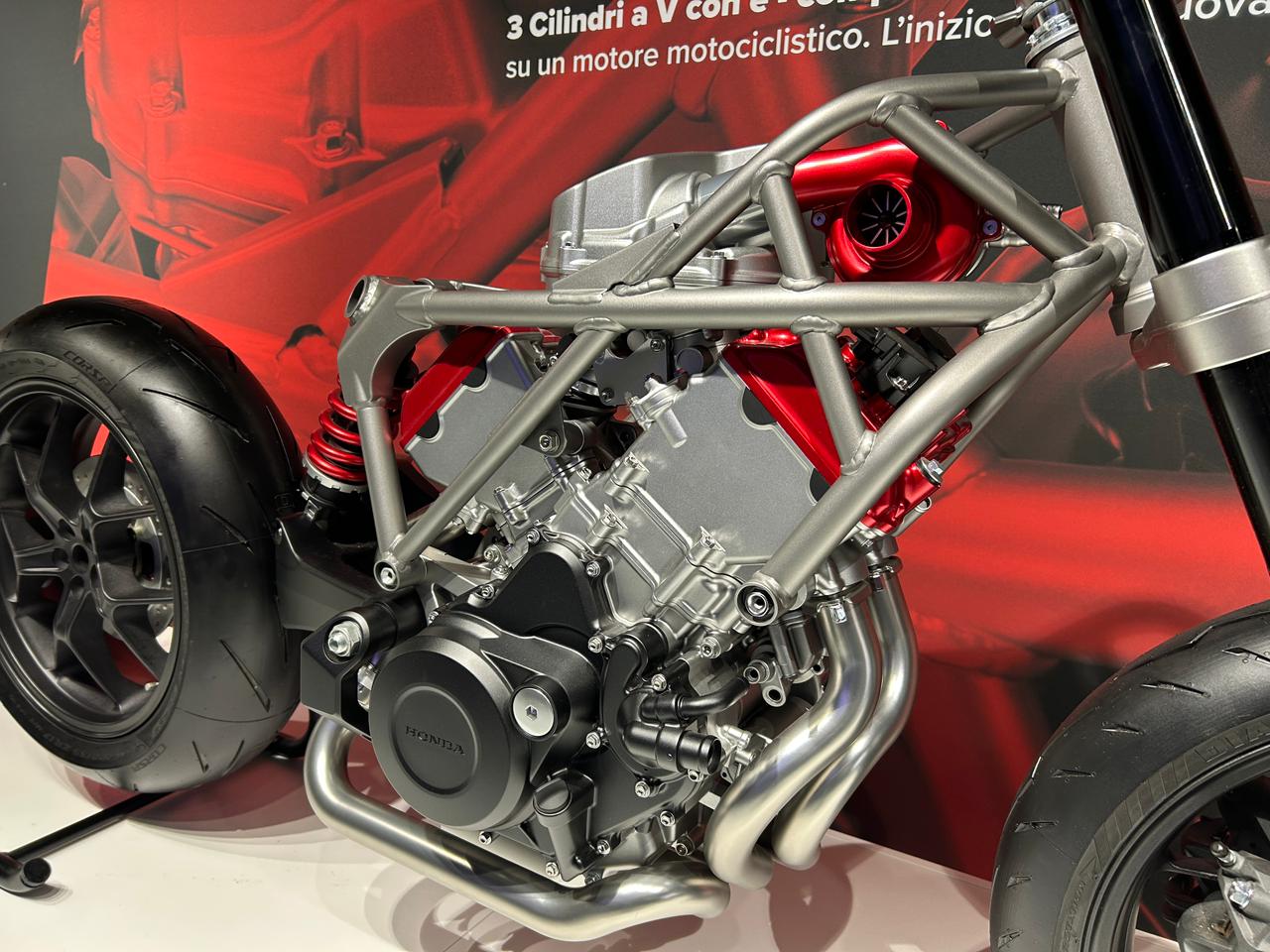 honda, motor honda, supercharge, eicma, Honda Pamer Motor Sport Bermesin Supercharge di EICMA 2025