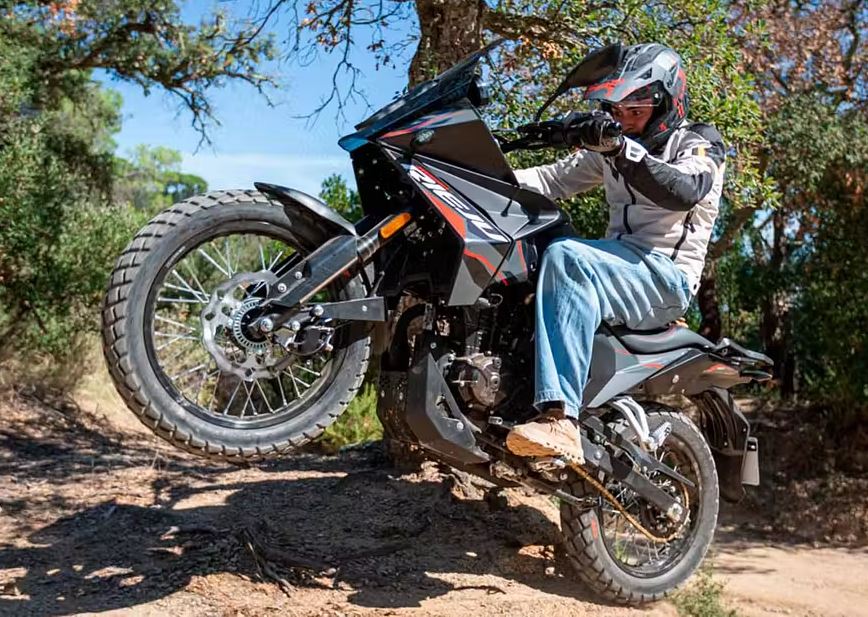 motor baru, motor adventure, Honda CB150X, Rieju Aventura 125, Rieju, Motor Adventure Baru Rieju Aventura 125, Mesin Kecil Tapi Power Beda Tipis dari Honda CB150X