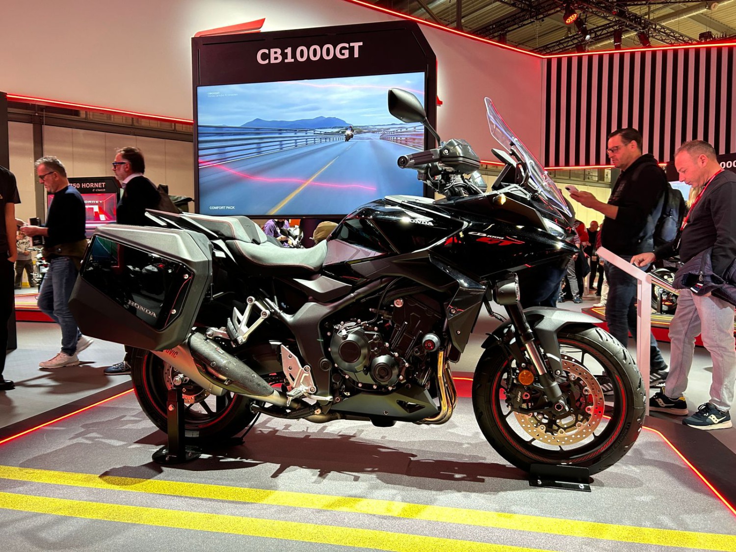 honda, motor honda, Honda CB1000, Honda cb1000gt, Honda Meluncurkan CB1000GT di EICMA 2025, Ini Keunggulannya