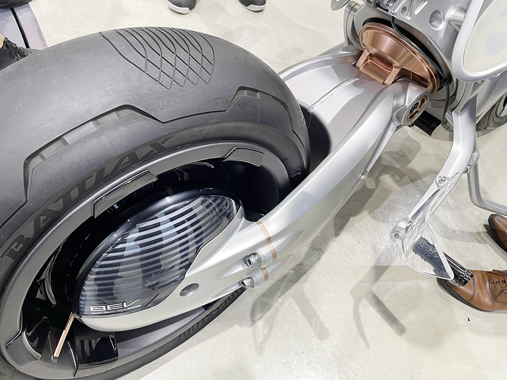 yamaha, motor konsep, MOTOROiD2, Motor Yamaha Yang Enggak Bisa Jatuh Ini Dia Yamaha MOTOROiD2