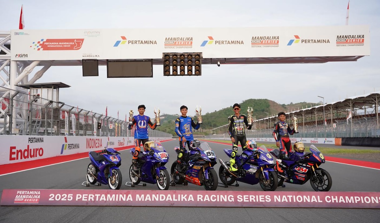 pembalap indonesia, juara nasional, kejurnas balap motor, pembalap yamaha, Mandalika Racing Series 2025, 4 Pembalap Yamaha Sapu Bersih Gelar Juara Kejurnas Mandalika Racing Series 2025