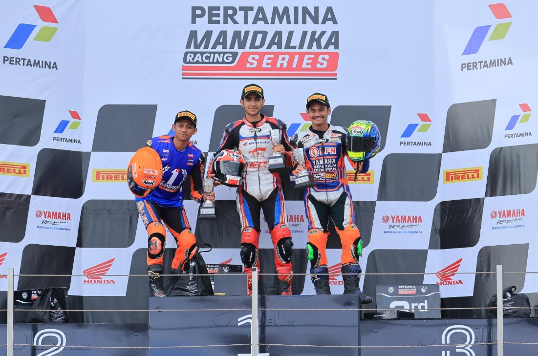 andi gilang, astra motor racing team, astra motor racing team (art), pembalap honda, Mandalika Racing Series 2025, Astra Motor Racing Team Amankan Podium di Final Mandalika Racing Series 2025