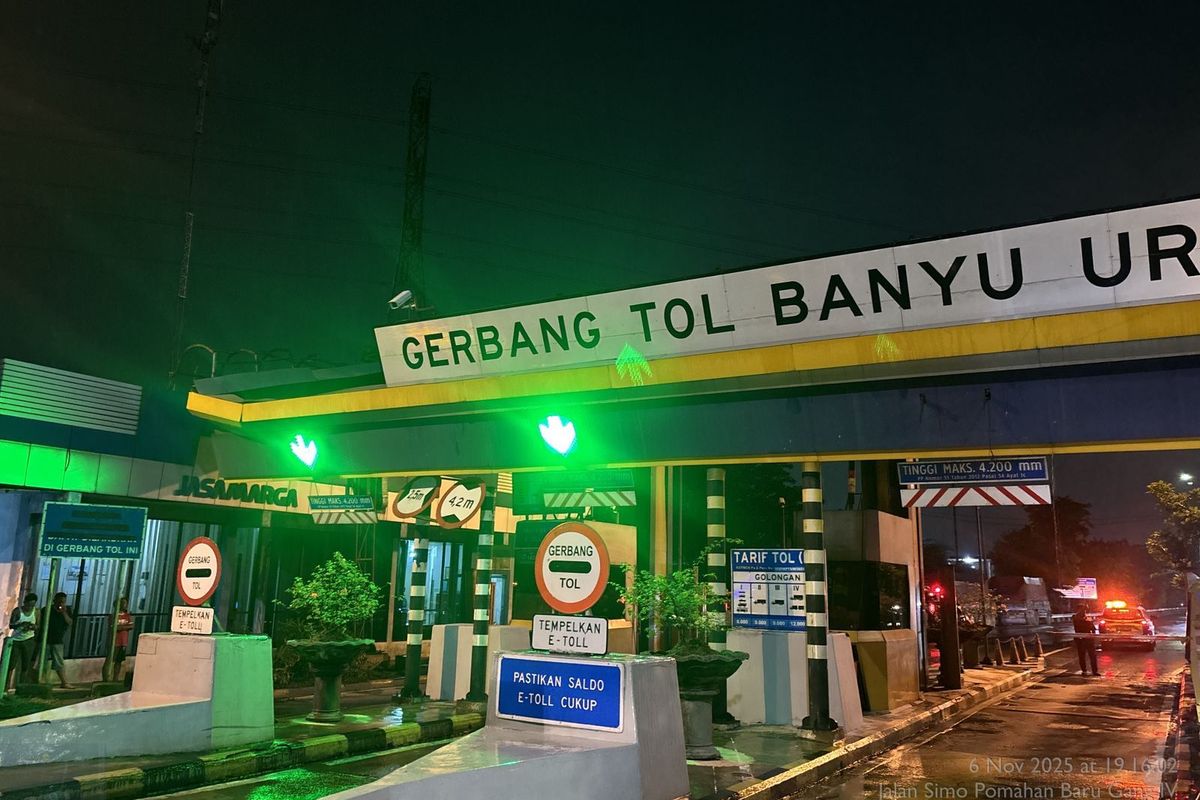 jasa marga, Tol Surabaya-Gempol, Gerbang Tol Banyu Urip, Gerbang Tol Ditabrak Truk, Gerbang Tol Banyu Urip Surabaya Ditutup Sementara, Atap Nyaris Ambles di Senggol 'Transformer'