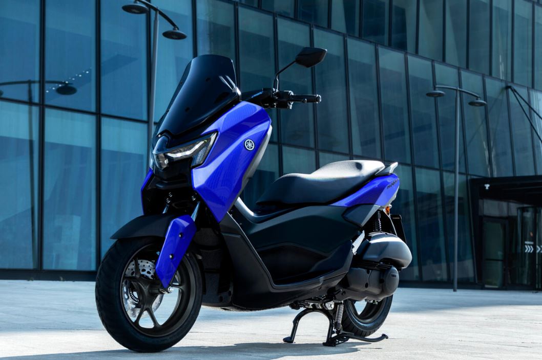 yamaha, motor matic, motor balap, Yamaha NMAX 125, Warnanya Bernuansa Racing, Inilah Versi Baru Yamaha NMAX yang Iritnya Tembus 49 Km/Liter