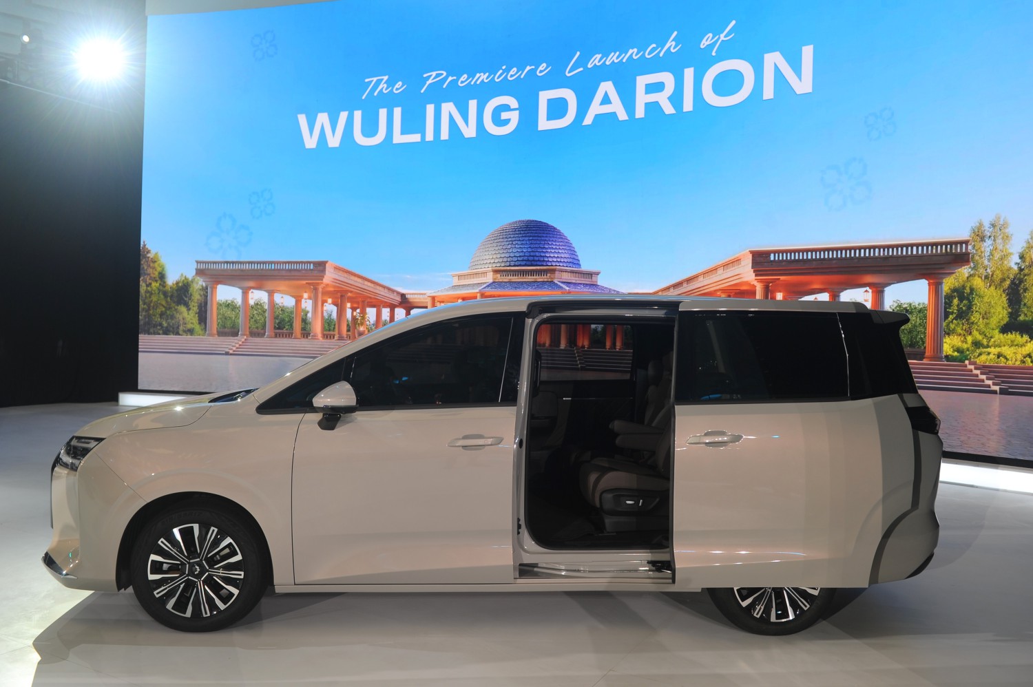 wuling motors, Wuling Darion, Wuling Darion Hybrid, Wuling Darion EV, Wuling Darion EV dan PHEV, Sama-Sama Punya Fitur Serba Praktis