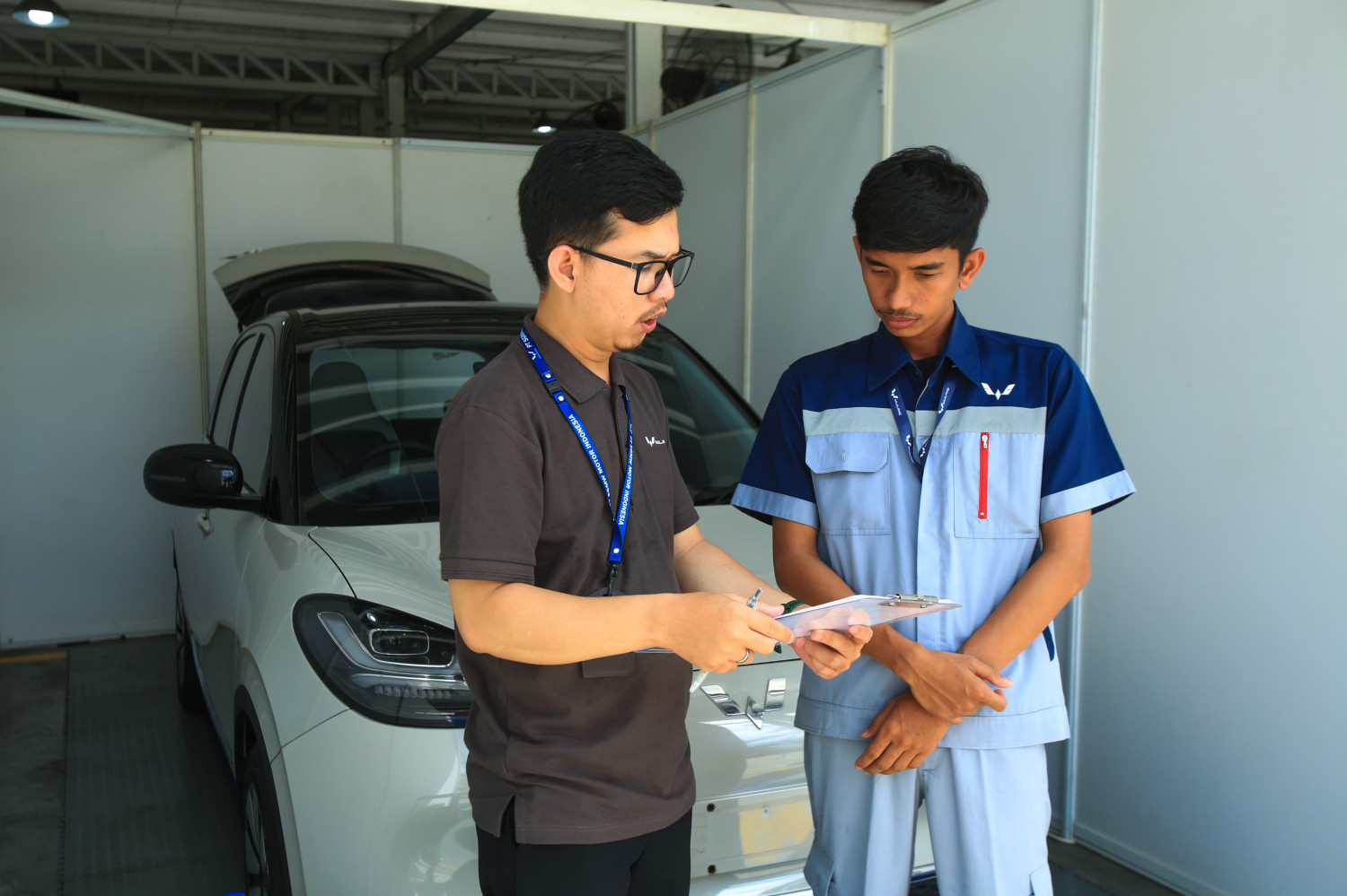 wuling, wuling motors, skill contest, aftersales, Dari ICE Sampai EV, Wuling Uji Ketangkasan Kru Aftersales di Cikarang