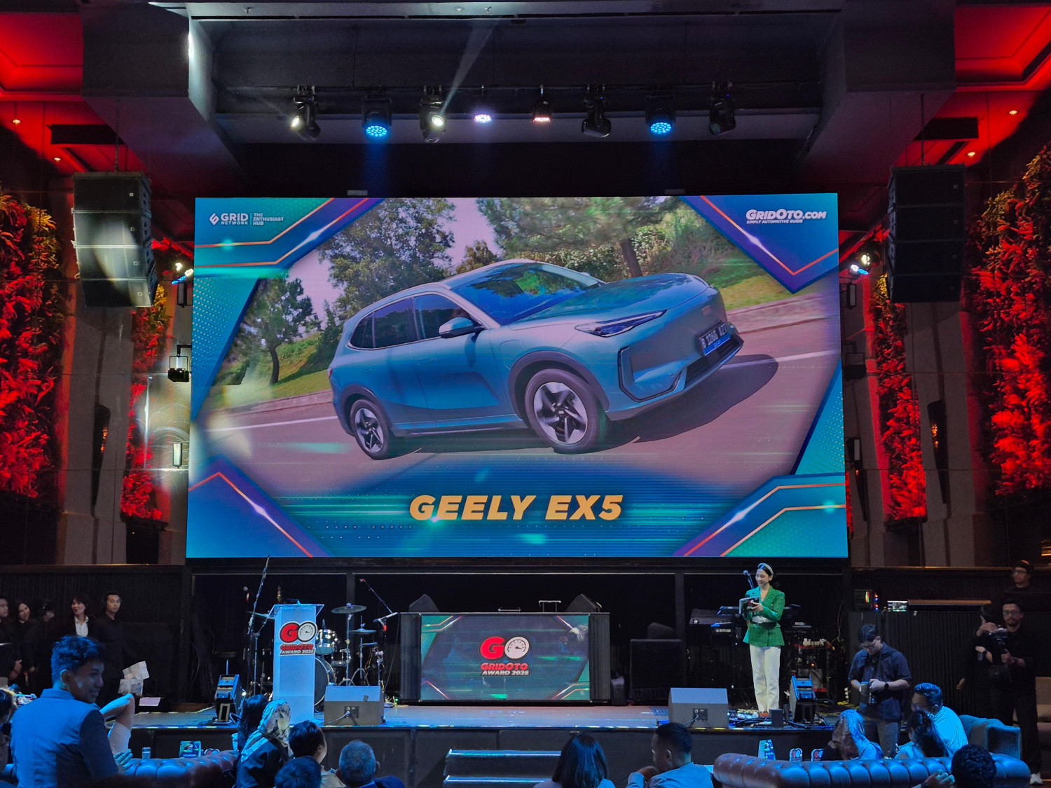 Premium, Geely, electric vehicle, GridOto Award 2025, Geely EX5 Raih The Best Premium EV di GridOto Award 2025