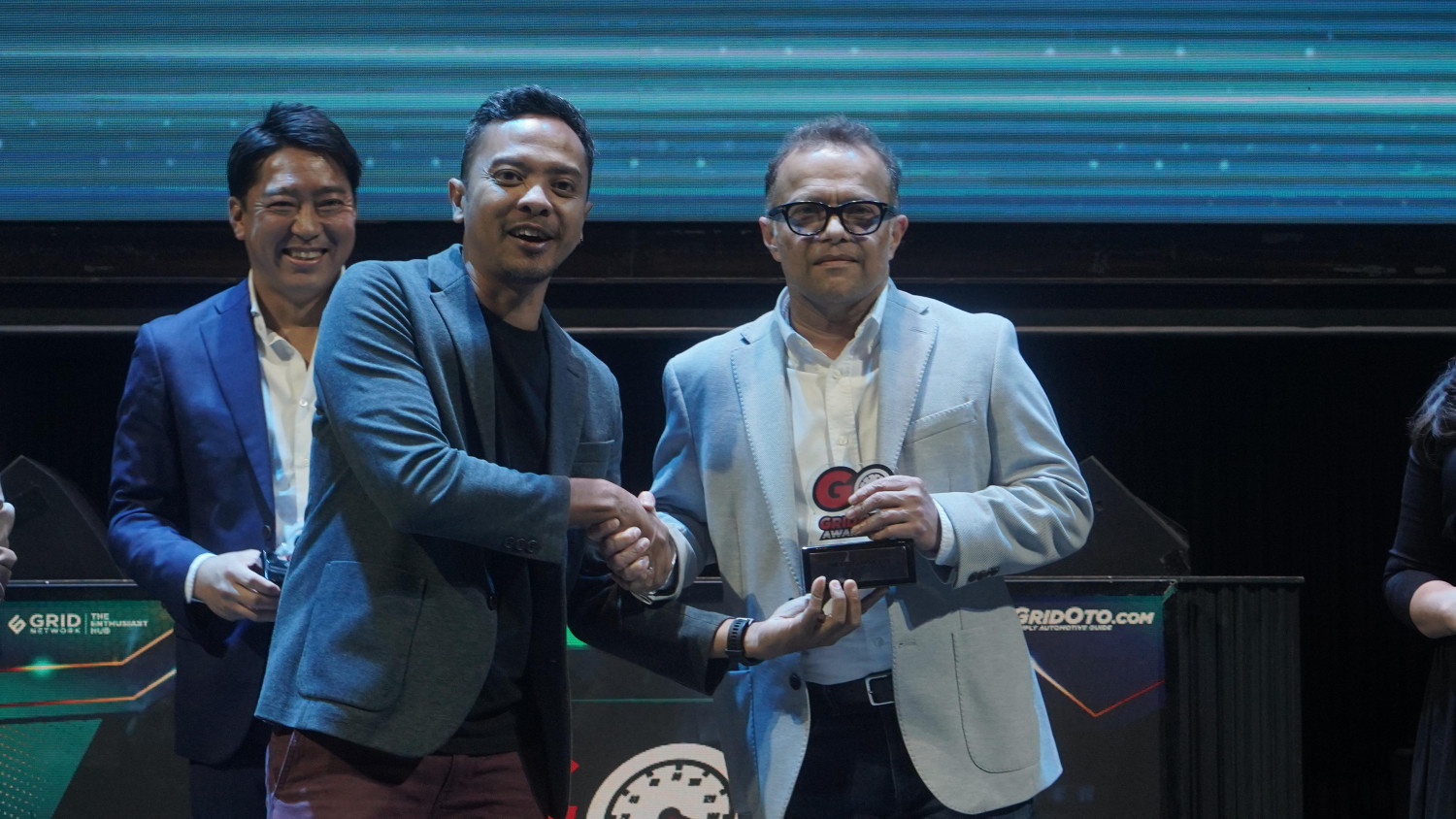 Hyundai, santa fe, gridoto, GridOto Award 2025, Hyundai Santa Fe Hybrid Raih The Best Large SUV GridOto Award 2025