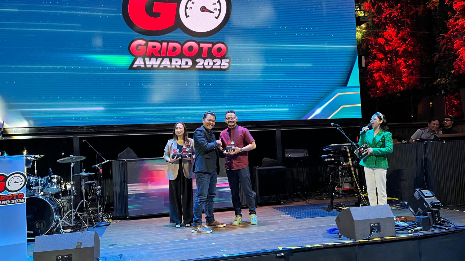 toyota, toyota agya, toyota veloz, Toyota Camry HEV, GridOto Award 2025, Toyota Borong 3 Penghargaan di GridOto Award 2025, Ini Daftar Mobil Jawaranya