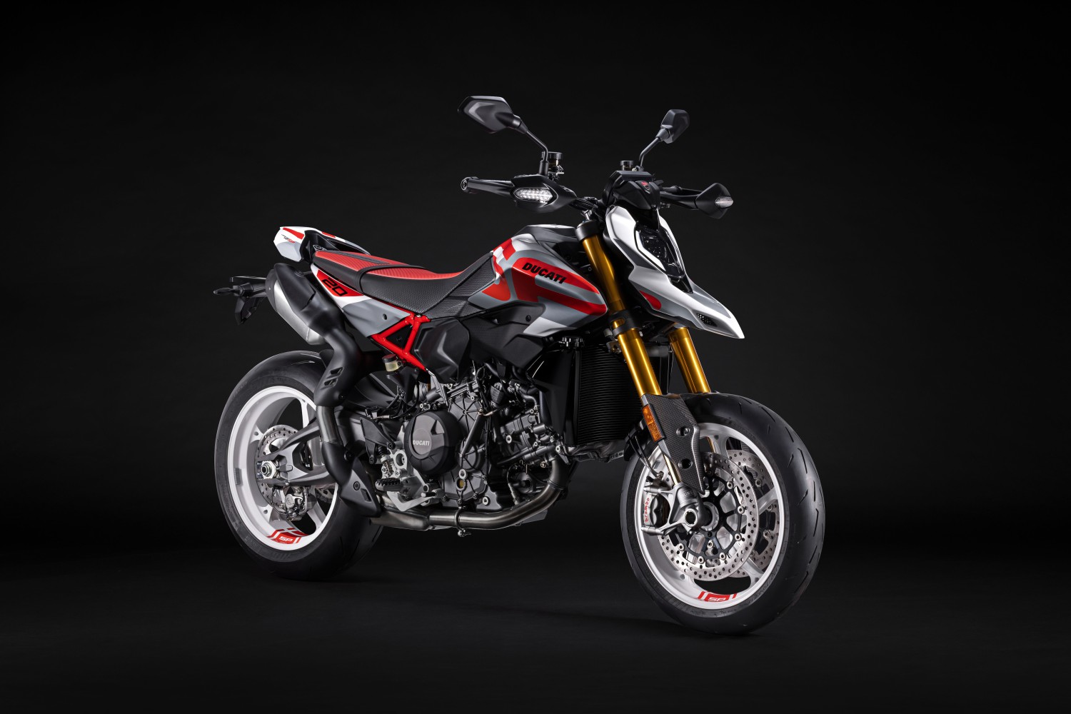 Ducati, EICMA 2025, Ducati Hypermotard V2, Ducati Hypermotard V2 SP, Spesifikasi Ducati Hypermotard V2, Pecinta Moge Italia Merapat, Ducati Hypermotard V2 dan V2 SP Versi 2026 Resmi Meluncur Pakai Rangka Monokok