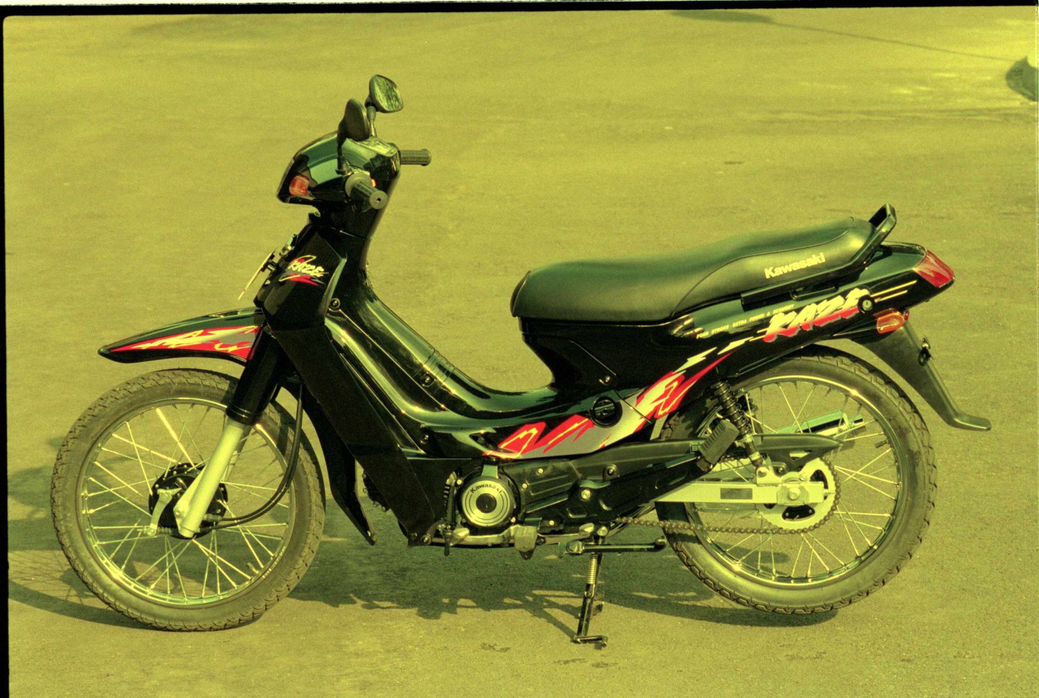 Indonesia, harga, motor bebek, 90an, kawasaki kaze, Ternyata segini Harga Kawasaki Kaze Pas Pertama Dijual di Indonesia