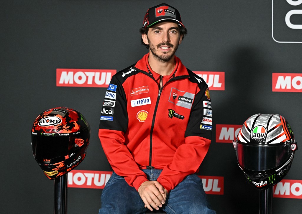Marc Marquez, marquez, Francesco Bagnaia, paolo simoncelli, bagnaia, Digesek Circle Rossi, Simoncelli Sebut Bagnaia Terlalu Meremehkan Marquez