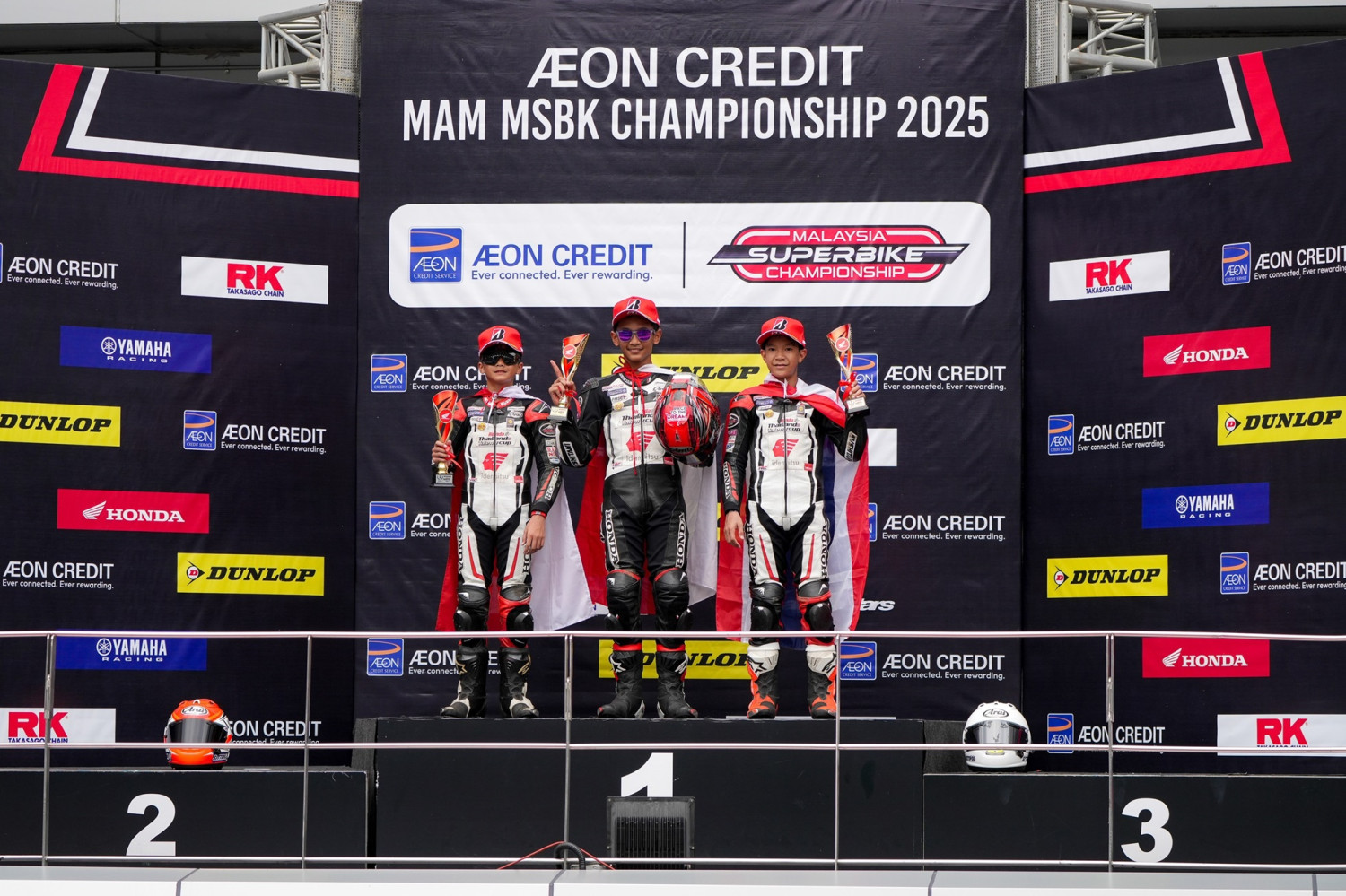 pembalap indonesia, astra honda racing school, kejurnas motocross, Arsenio Algifari, Bintang Pranata Sukma, Abimanyu Bintang Fermadi, Balap Aspal dan Tanah Gacor Semua, Pembalap AHM Borong Podium Dua Balapan