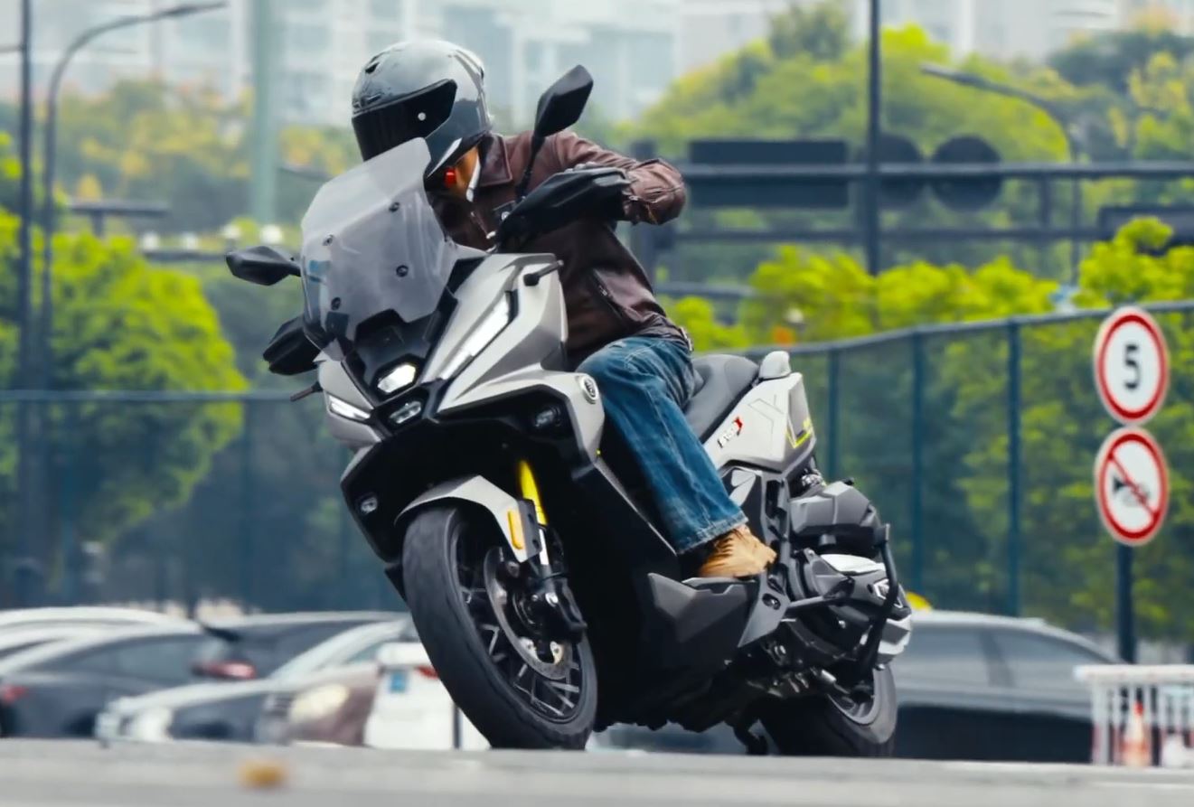 matic adventure, voge, EICMA 2025, skutik gede, Voge SR450X, Cocok Buat Berpetualang, Voge Luncurkan Skutik Gede Bermesin Dua Silinder
