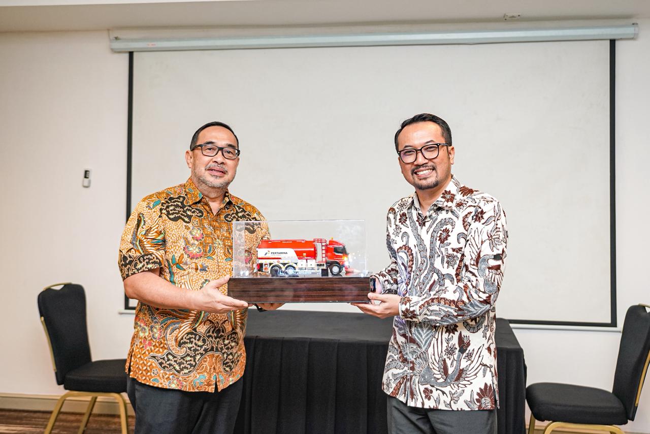 pertamina, kerjasama, hino, Truk Pertamina, Pertamina Gandeng Hino Untuk Perkuat Keandalan Armada Distribusi