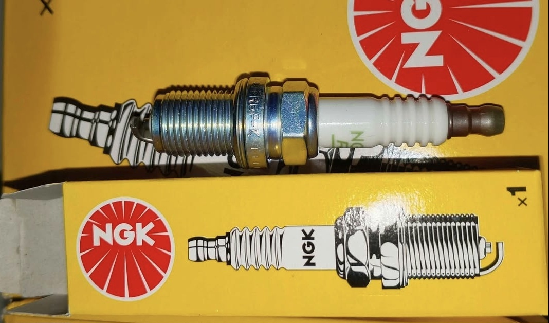 arus listrik, busi, ring piston, iridium, kerak karbon, Ini Bahaya Bagi Mesin Mobil Kalau Busi Lama Enggak Diganti Baru