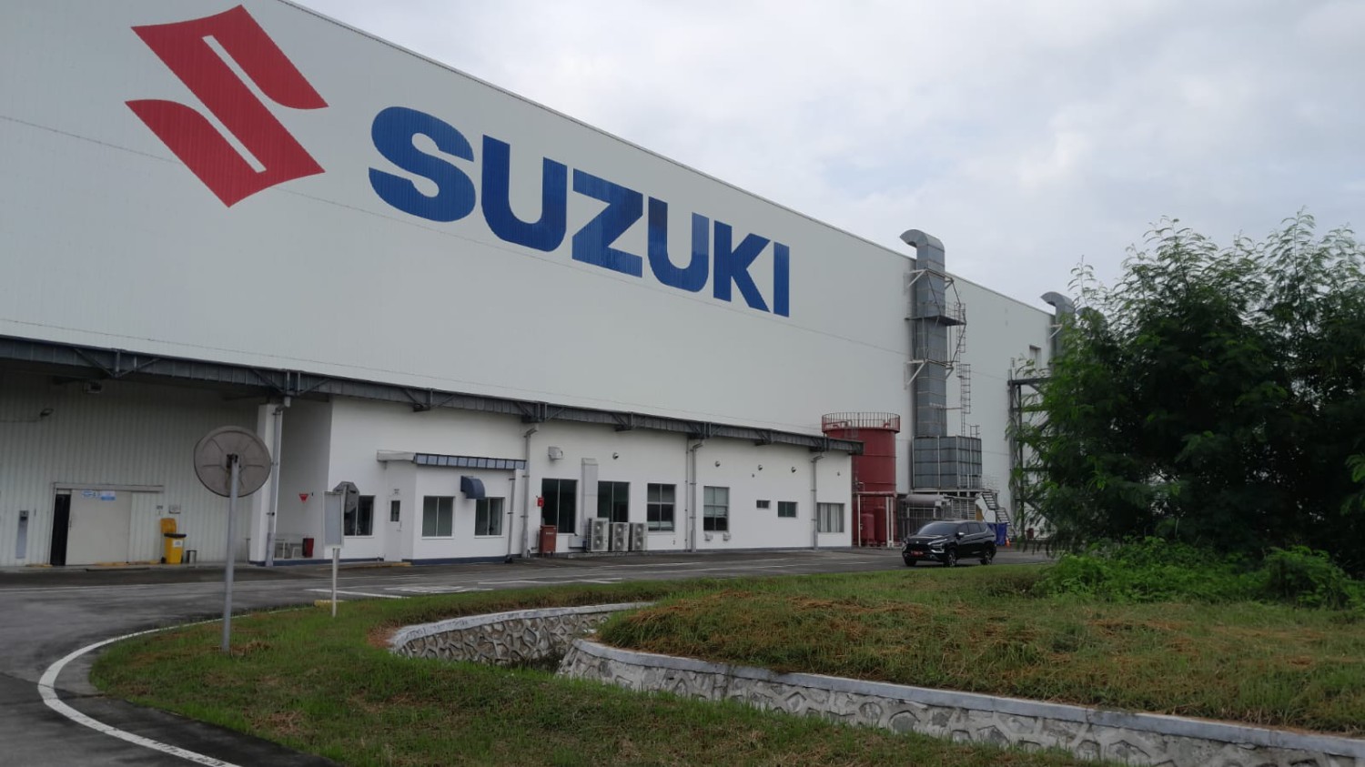 suzuki, PT Suzuki Indomobil Sale (SIS), Suzuki Fronx, Sejarah Ekspor Suzuki Indonesia, Diawali Carry Futura dan RC100
