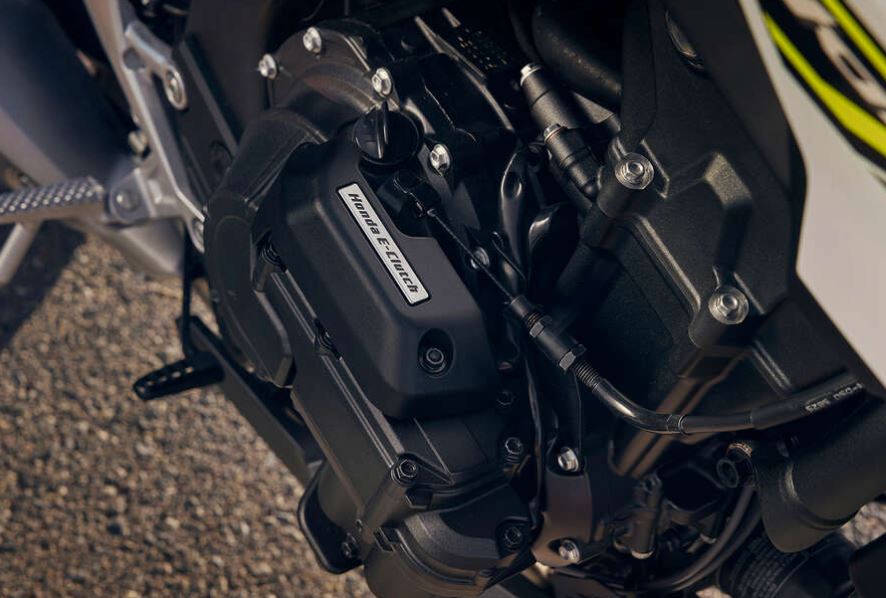 honda, motor bebek, honda cb, e-clutch, Honda CB500 Hornet 2026 E-Clutch, Bergaya Streetfighter Macho, Honda CB Baru Ini Bisa Oper Gigi Seperti Motor Bebek