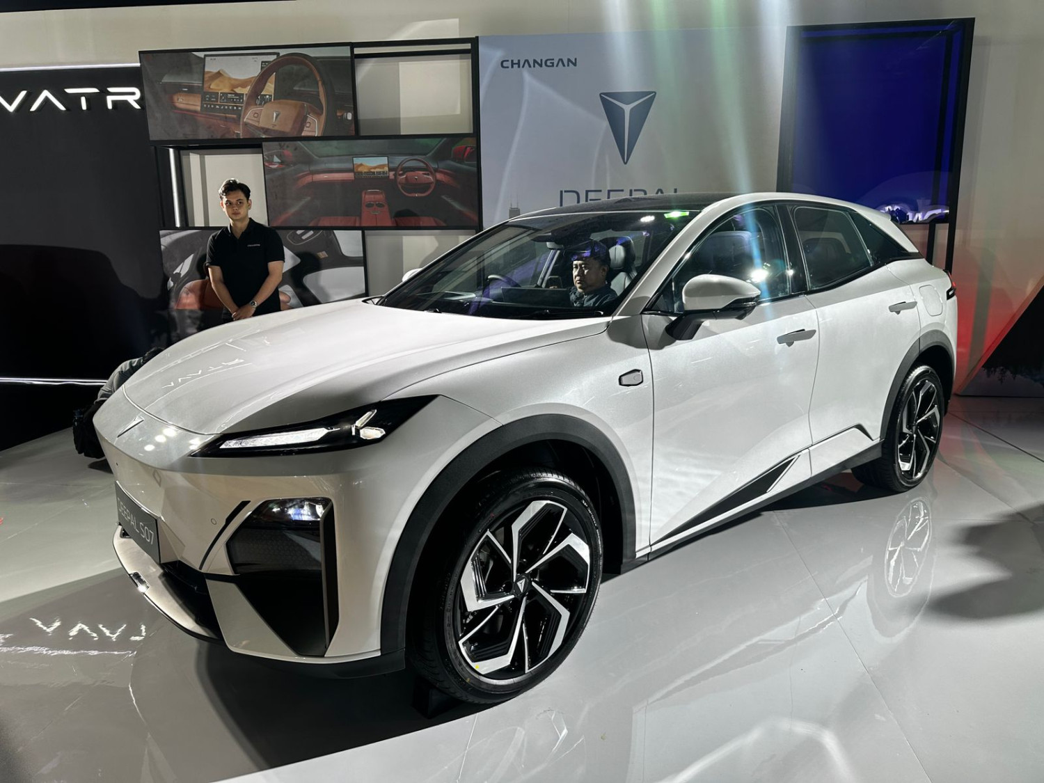 mobil listrik, indomobil, Andrew Nasuri, changan, Lumin DC, Changan Resmi Masuk Indonesia, Andalkan Dua Mobil Listrik Ini