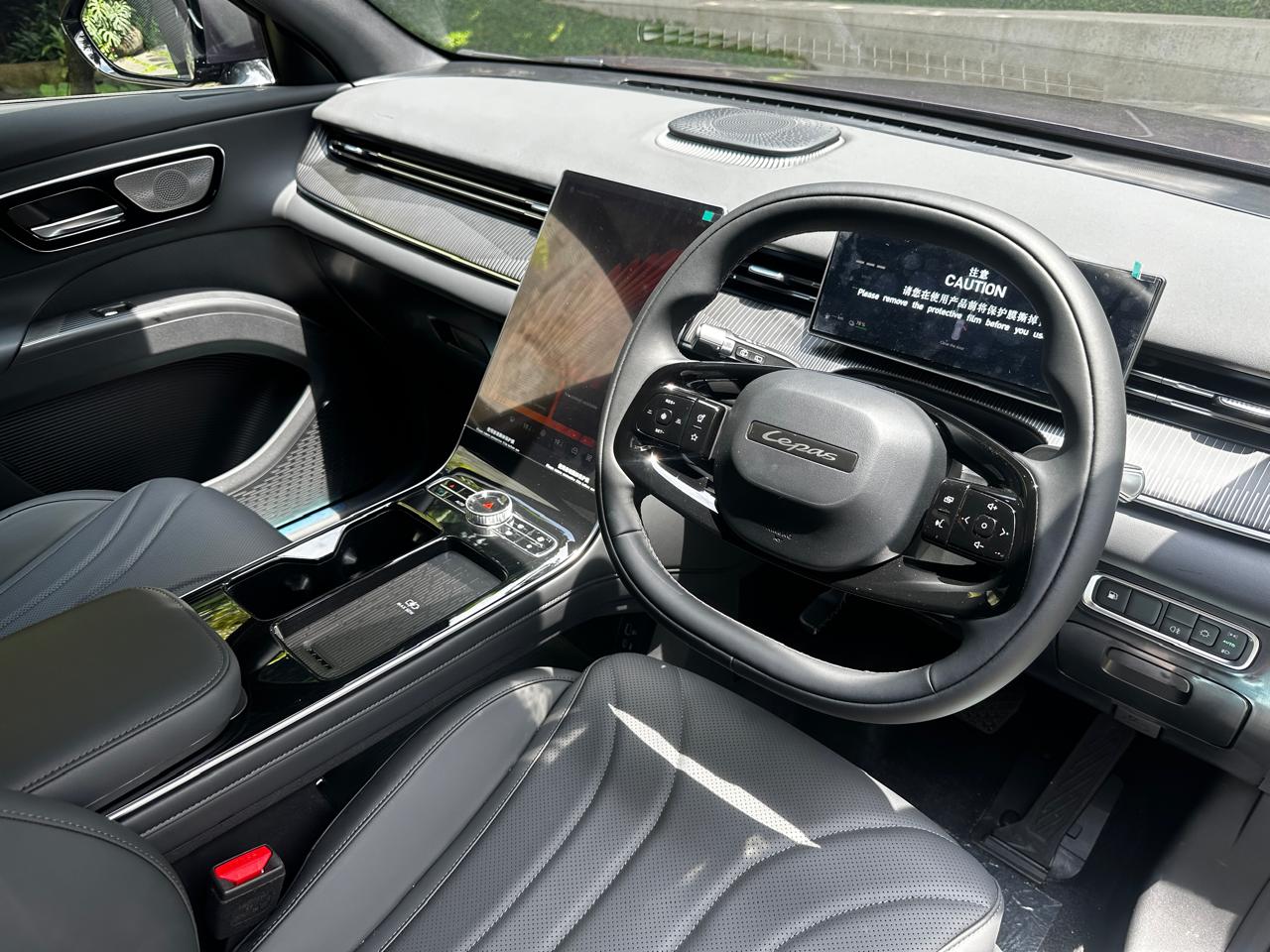 phev, Plug-in hybrid electric vehicle, Lepas L8, Arga Simanjuntak, Lepas L8 Setir Kanan Tampil Perdana di Indonesia, Bawa Teknologi Ini