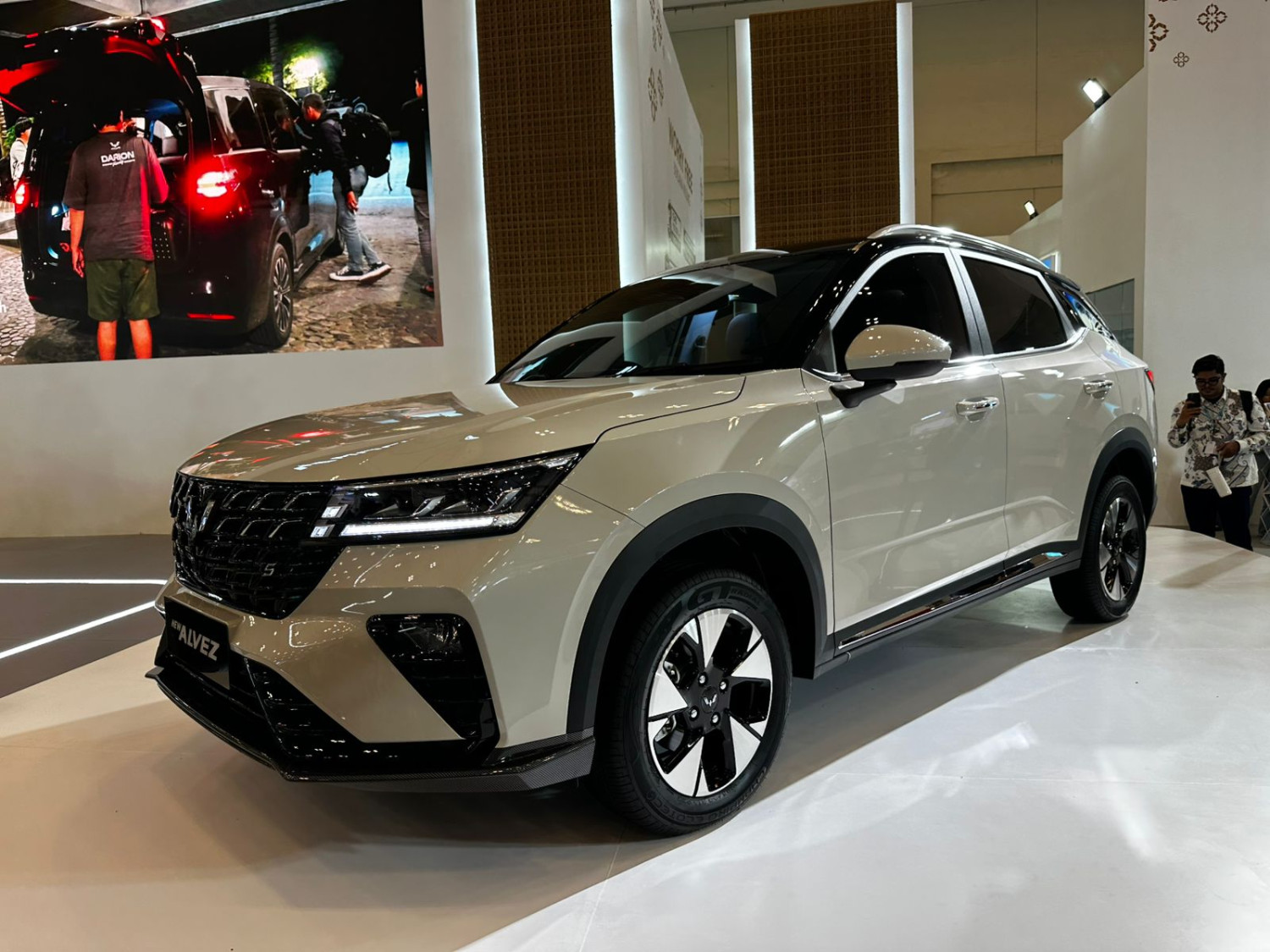compact suv, wuling motors, GJAW 2025, Wuling Alvez S, Wuling Alvez S Diluncurkan di GJAW 2025, Ini Detail Ubahan dan Harganya