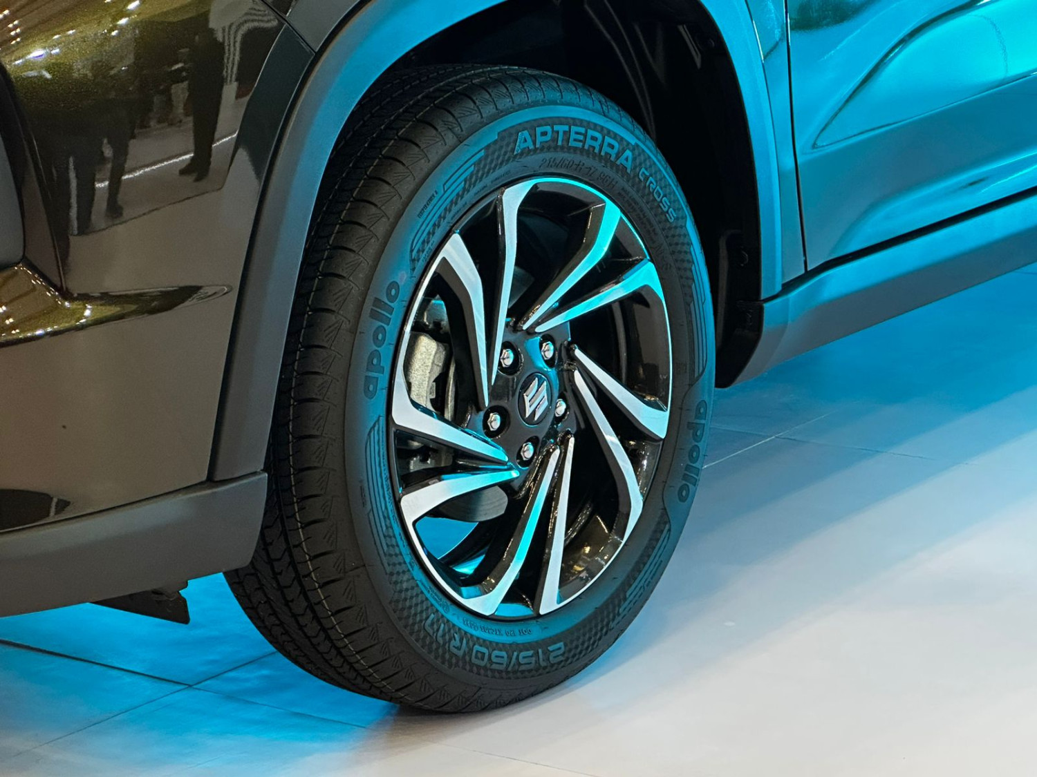 pt suzuki indomobil sales (sis), suzuki grand vitara, harga suzuki grand vitara, Grand Vitara Hybrid, GJAW 2025, Suzuki Luncurkan New Grand Vitara Hybrid dengan Penyegaran di GJAW 2025