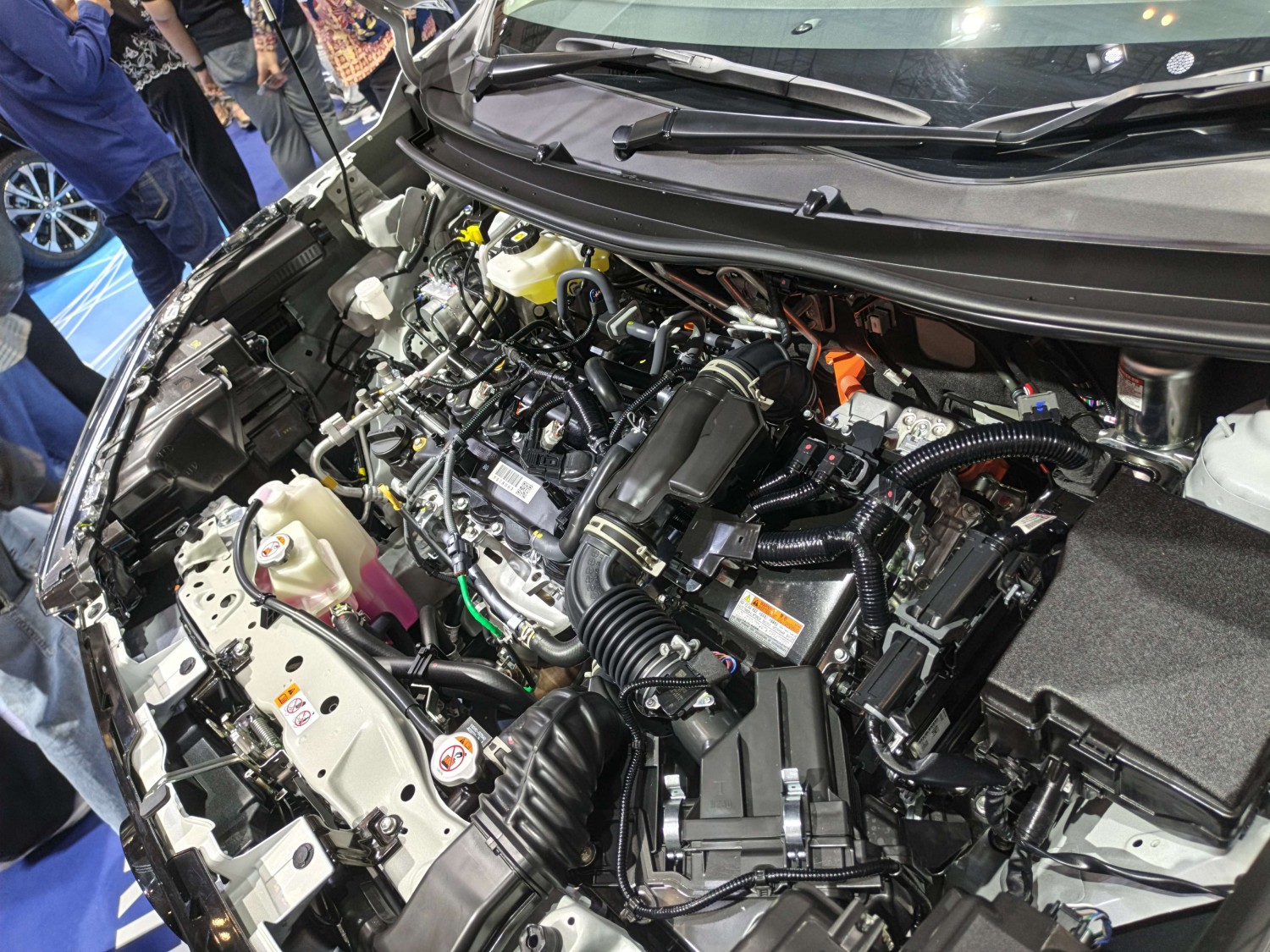 harga, berita foto, Gaikindo Jakarta Auto Week, Toyota Veloz Hybrid, GJAW 2025, Berita Foto: Toyota Veloz Hybrid yang Hadir di GJAW 2025