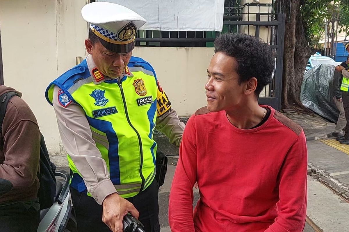 operasi zebra, denda tilang, sanksi tilang, Sanksi Baca Pancasila, Razia Kendaraan Jaksel, Bukan Tilang, Pelanggar Razia Operasi Zebra 2025 di Jakarta Selatan Kena Sanksi Bikin Grogi