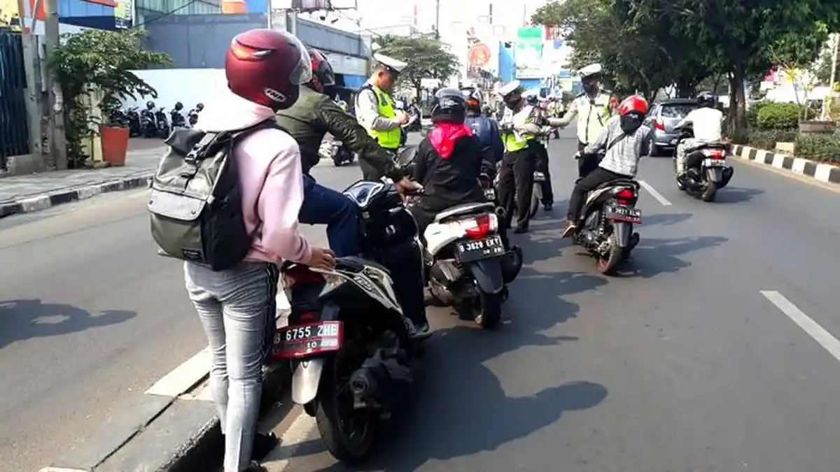 operasi zebra, razia polisi, Razia Kendaraan Depok, Lokasi Razia Depok, Incar Tujuh Pelanggaran, Ini Dugaan Titik Lokasi Razia Operasi Zebra 2025 di Depok