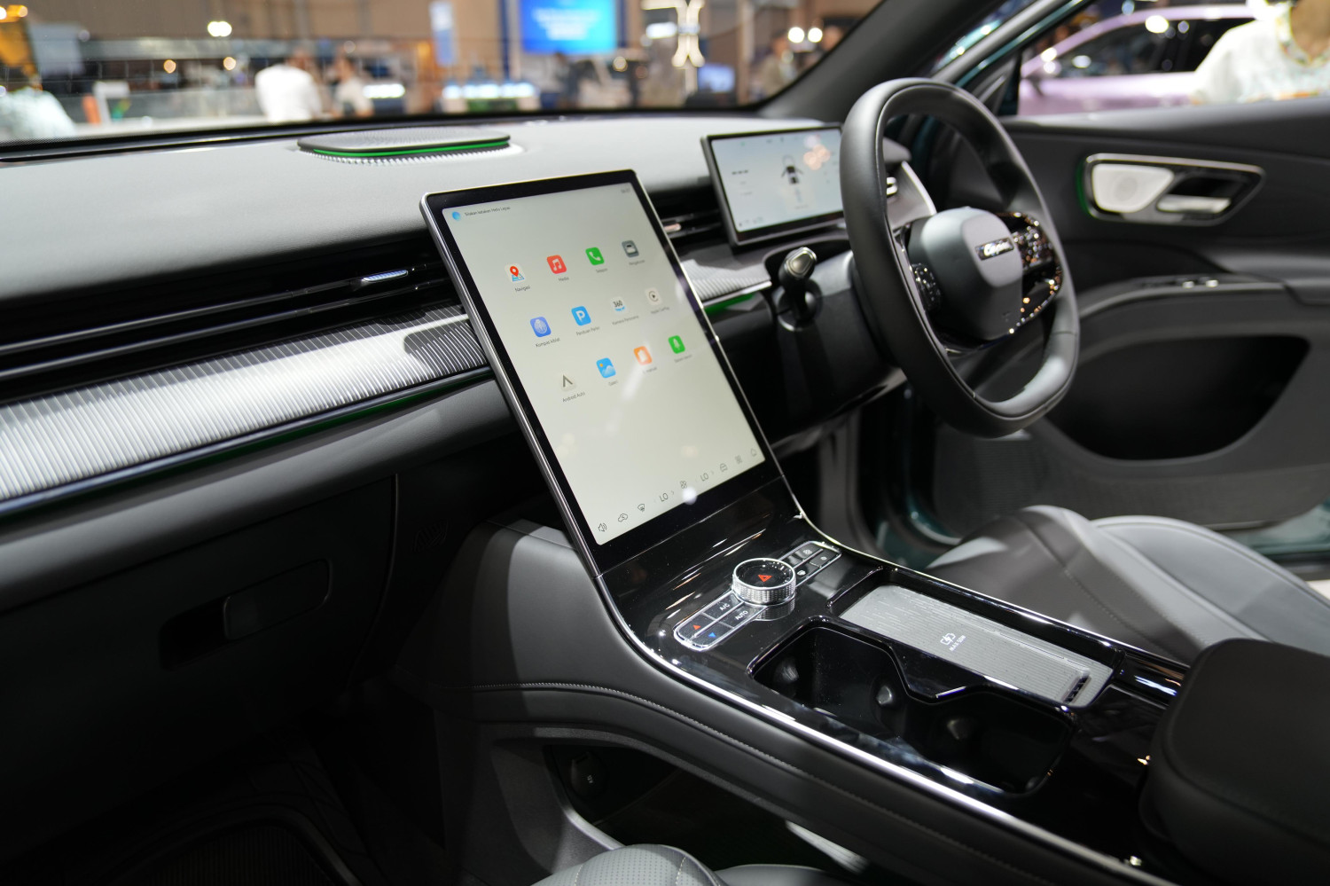 lepas, phev, Lepas L8, GJAW 2025, Tampil Di GJAW 2025, Lepas L8 Punya Jarak Tempuh Jauh Banget